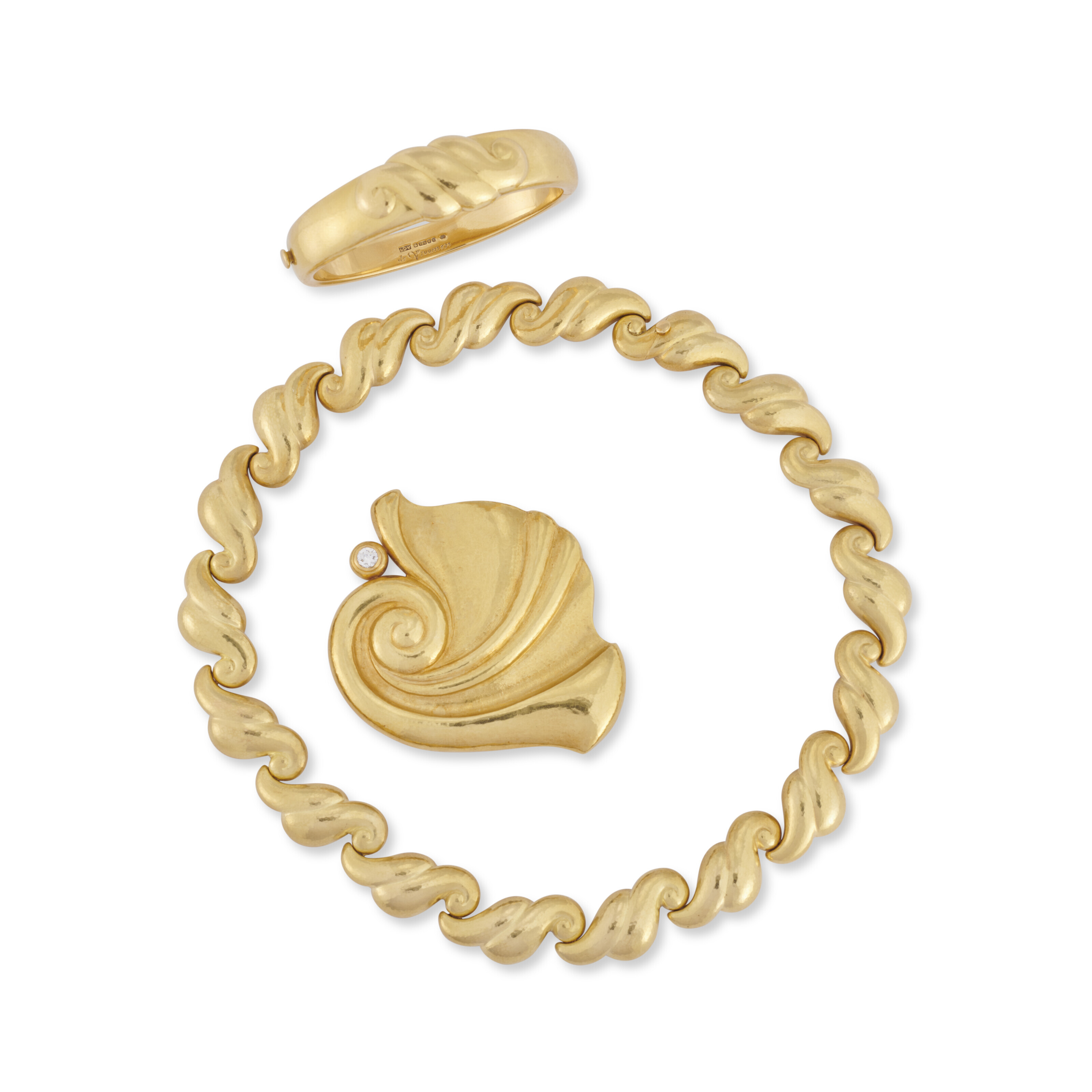 DE VROOMEN GOLD NECKLACE AND BRACELET SET AND A GOLD AND DIAMOND BROOCH