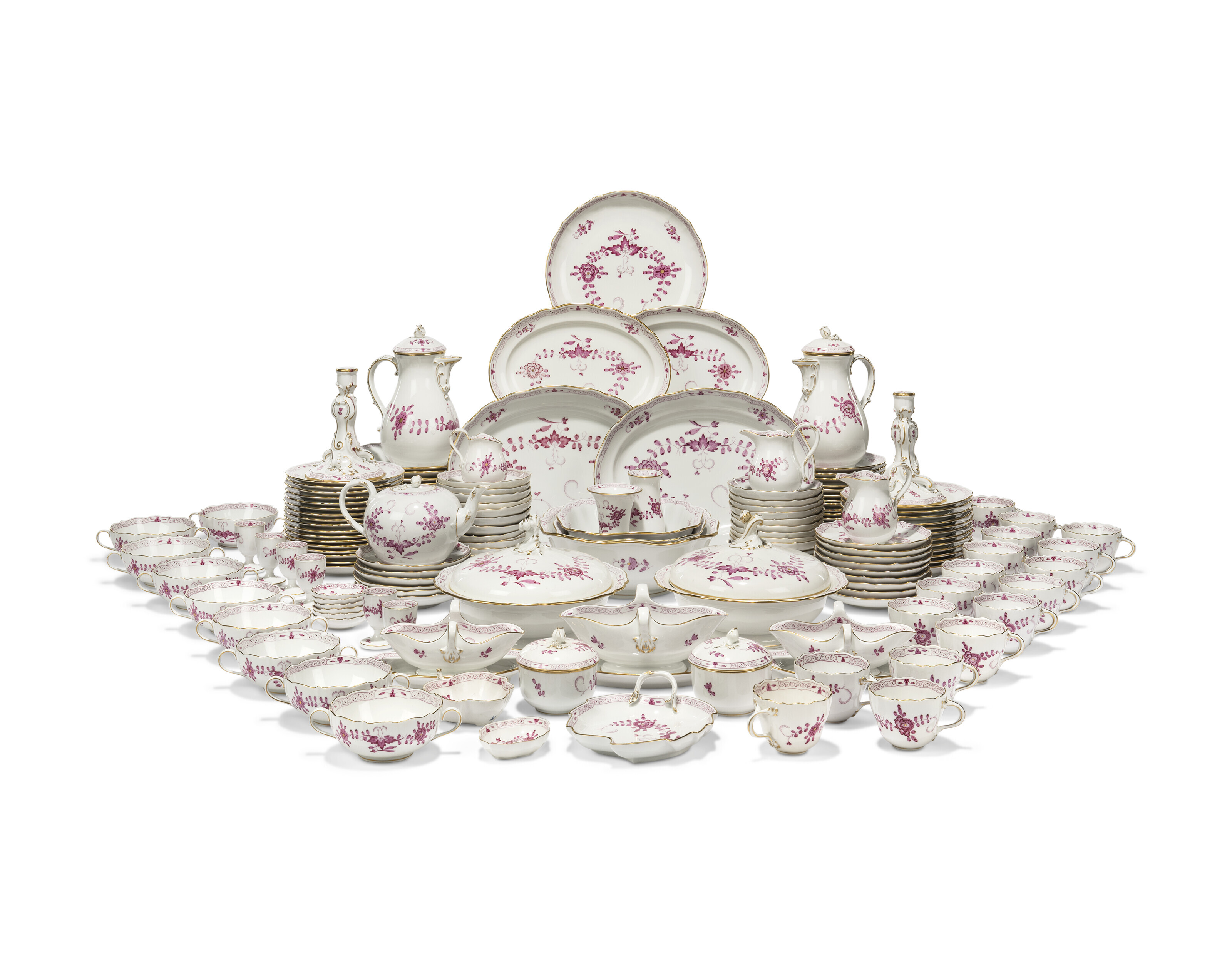 AN EXTENSIVE COMPOSITE MEISSEN PORCELAIN PURPLE 'INDIANISCHE