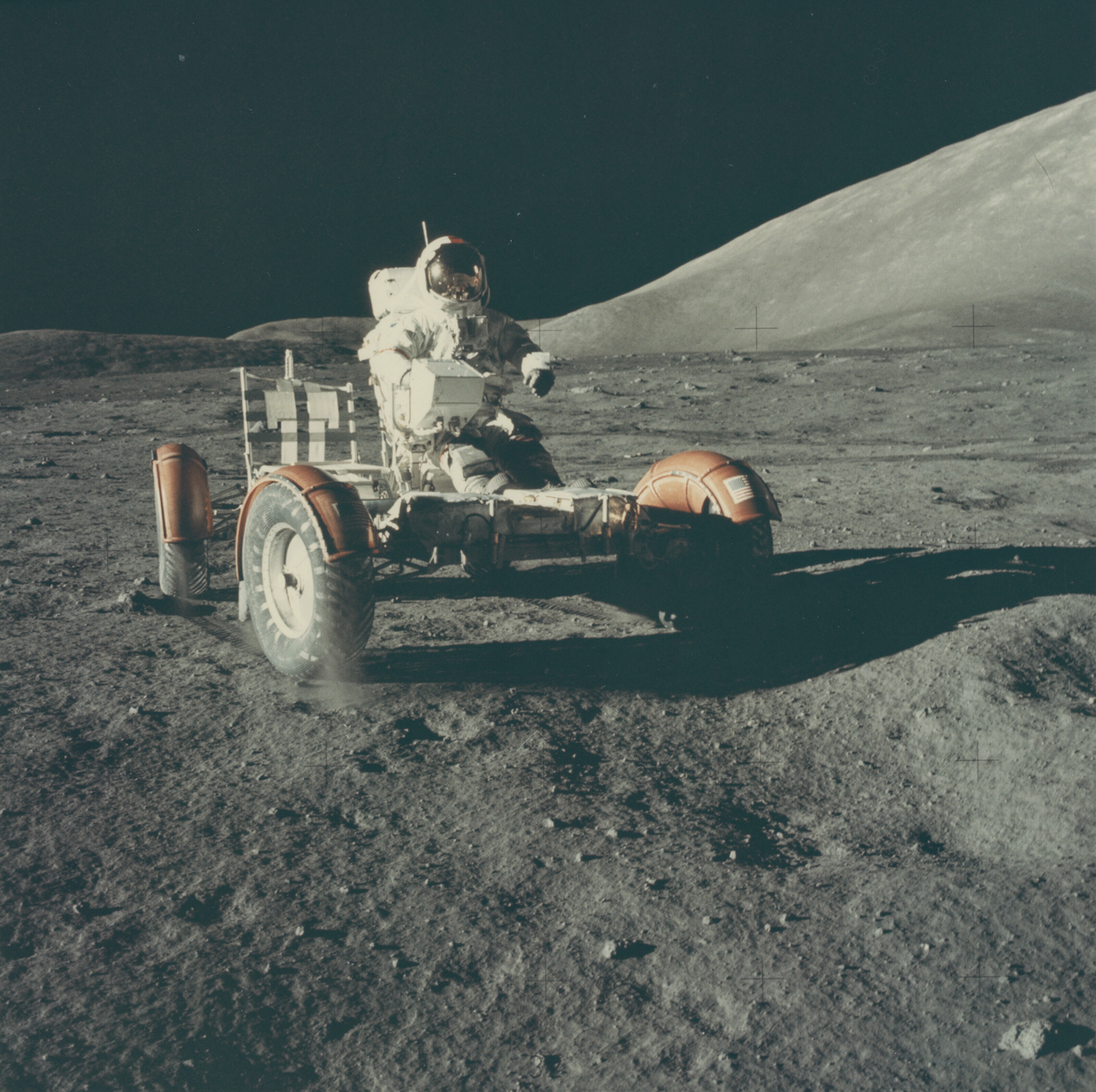 APOLLO 17 SPACECRAFT NEXT TO THE S-1B BOOSTER, AUGUST 23, 1972