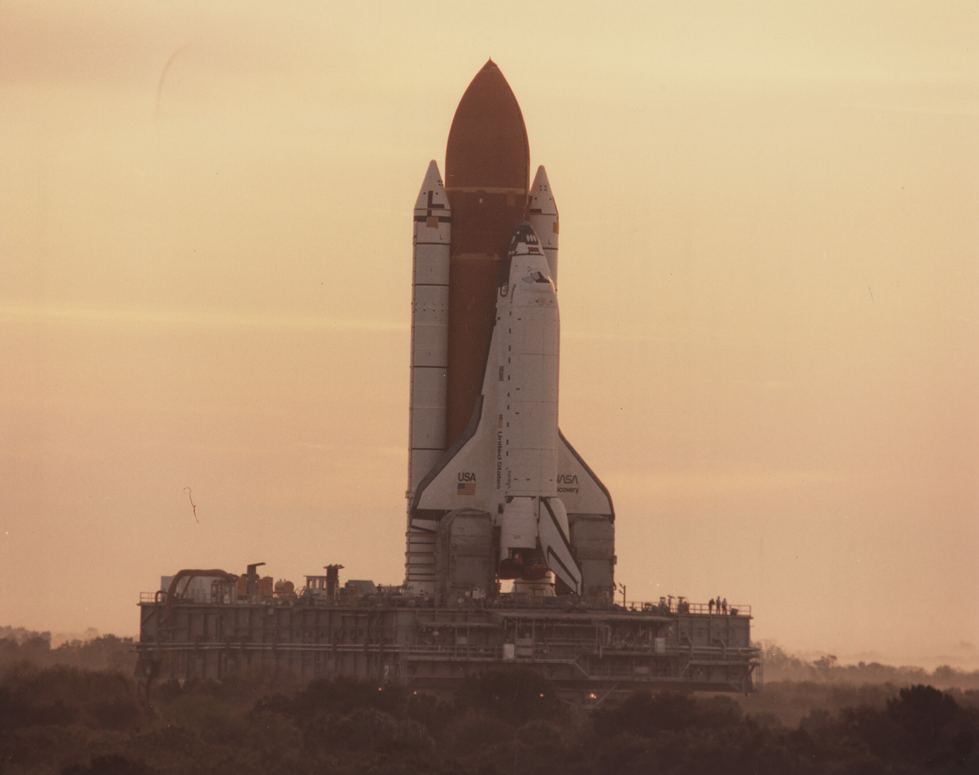 SPACE SHUTTLE CHALLENGER WITH ITS CARGO BAY DOORS OPEN, JUNE 22