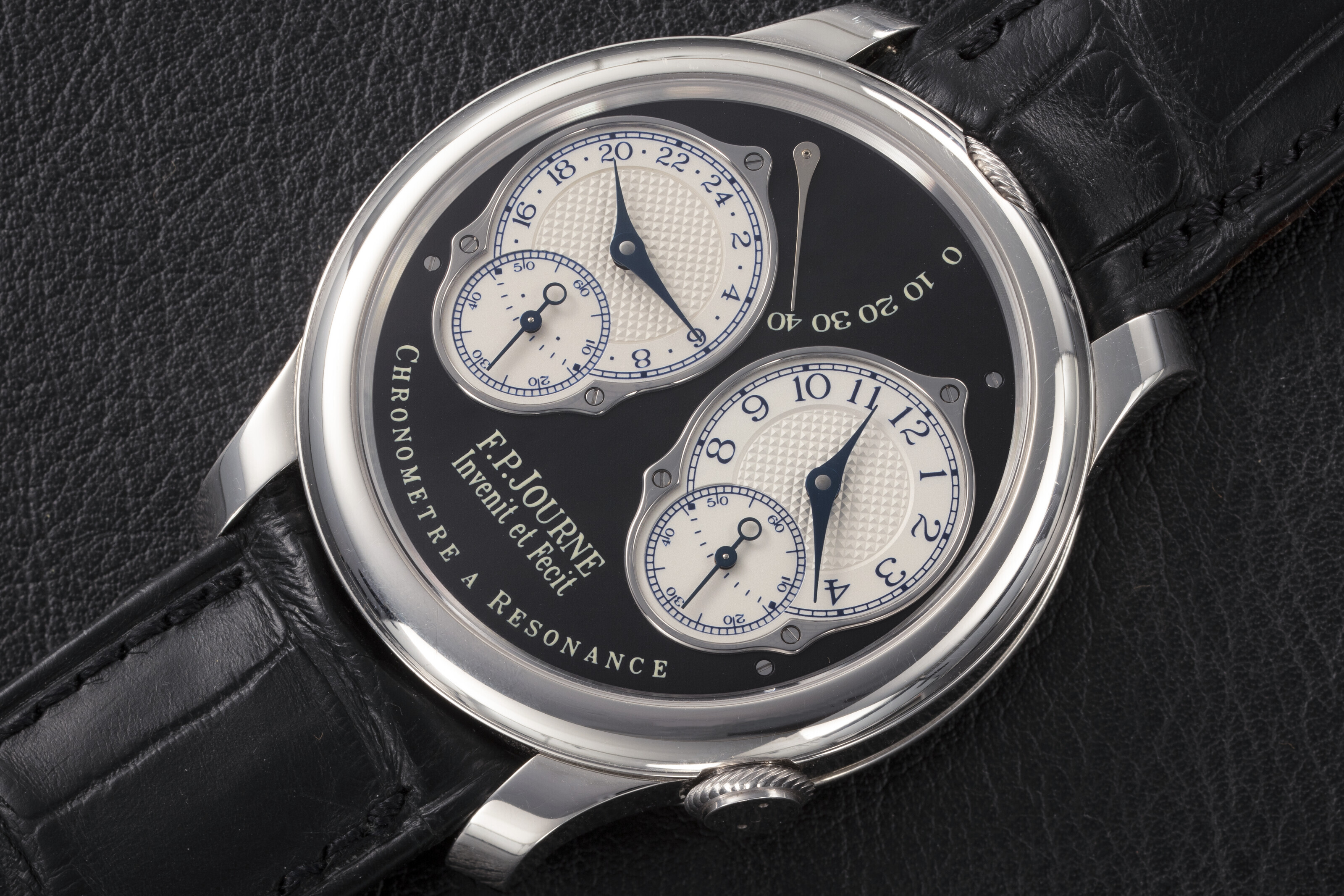 JOURNE CHRONOMÈTRE SOUVERAIN, A GOLD MANUAL-WINDING