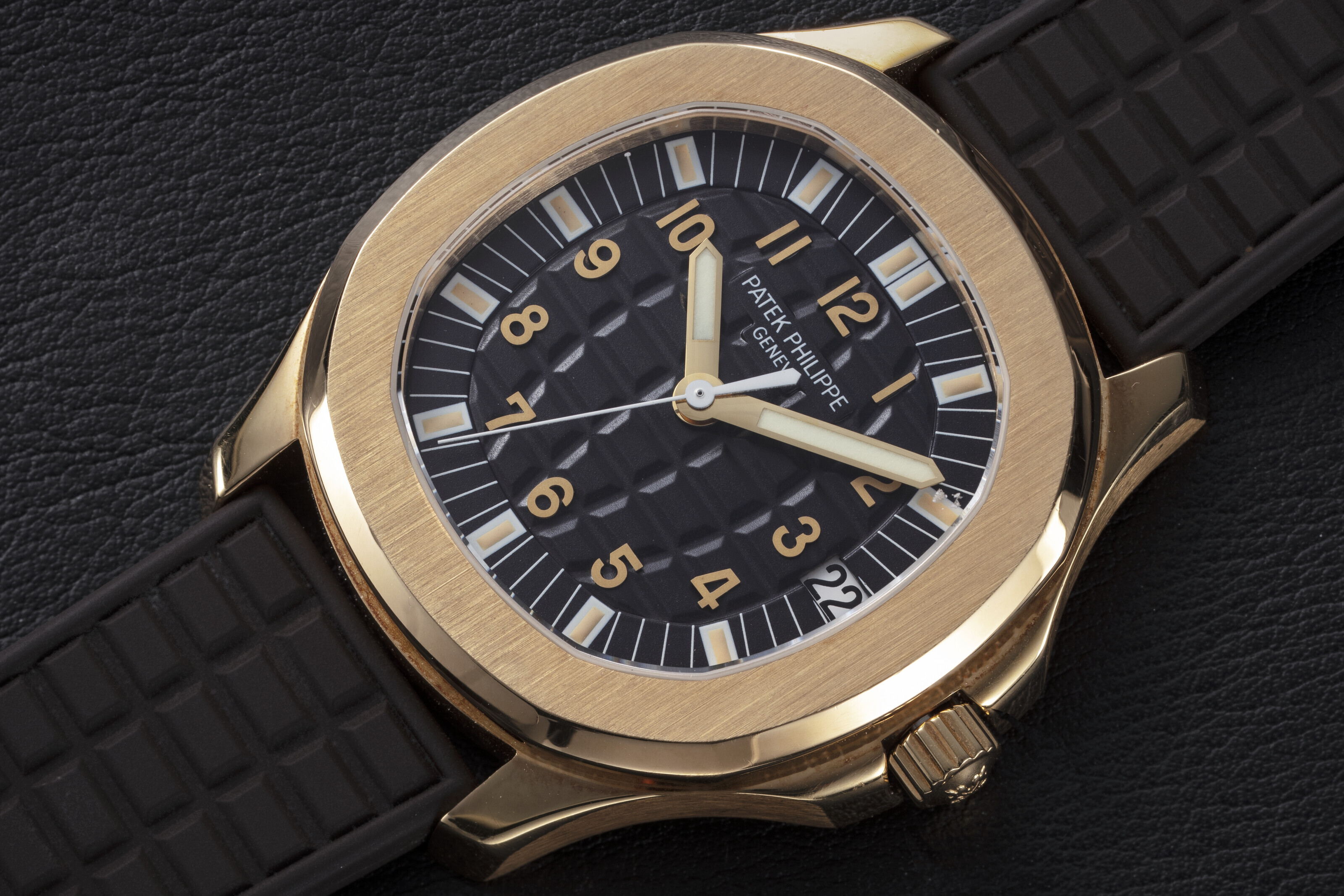 PATEK PHILIPPE, AQUANAUT 5065J, A GOLD AUTOMATIC WRISTWATCH