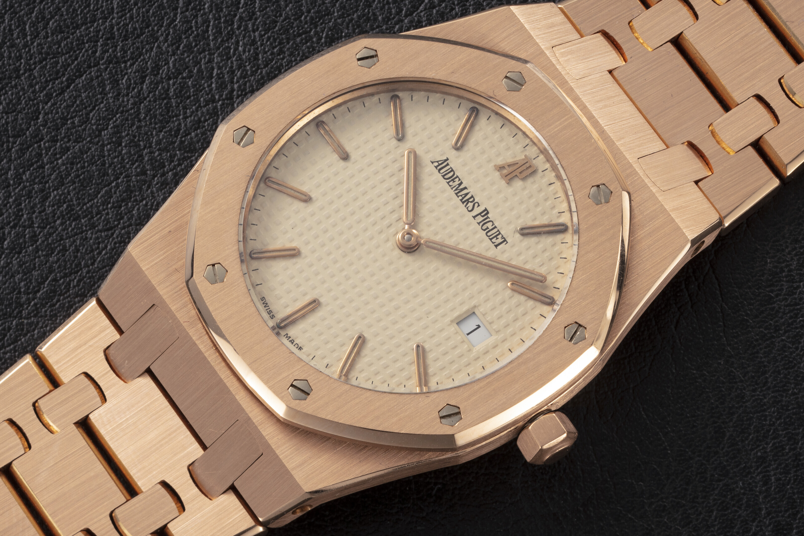 AUDEMARS PIGUET ROYAL OAK QUARTZ A LADIES PINK GOLD WRISTWATCH CASE NUMBER D57004 No. 027 Christie s