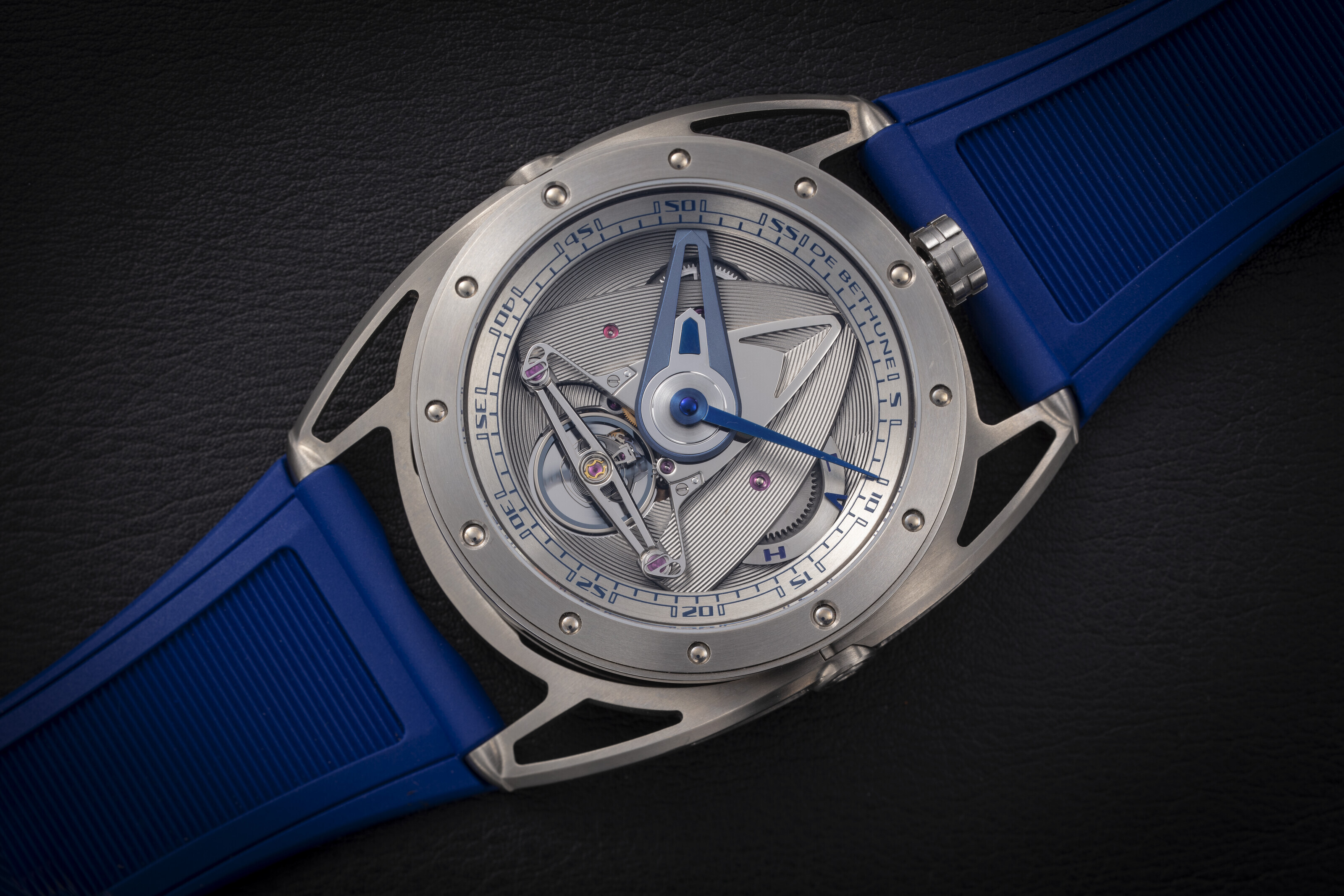 HARRY WINSTON, OPUS 14, A SPECTACULAR GOLD LIMITED EDITION