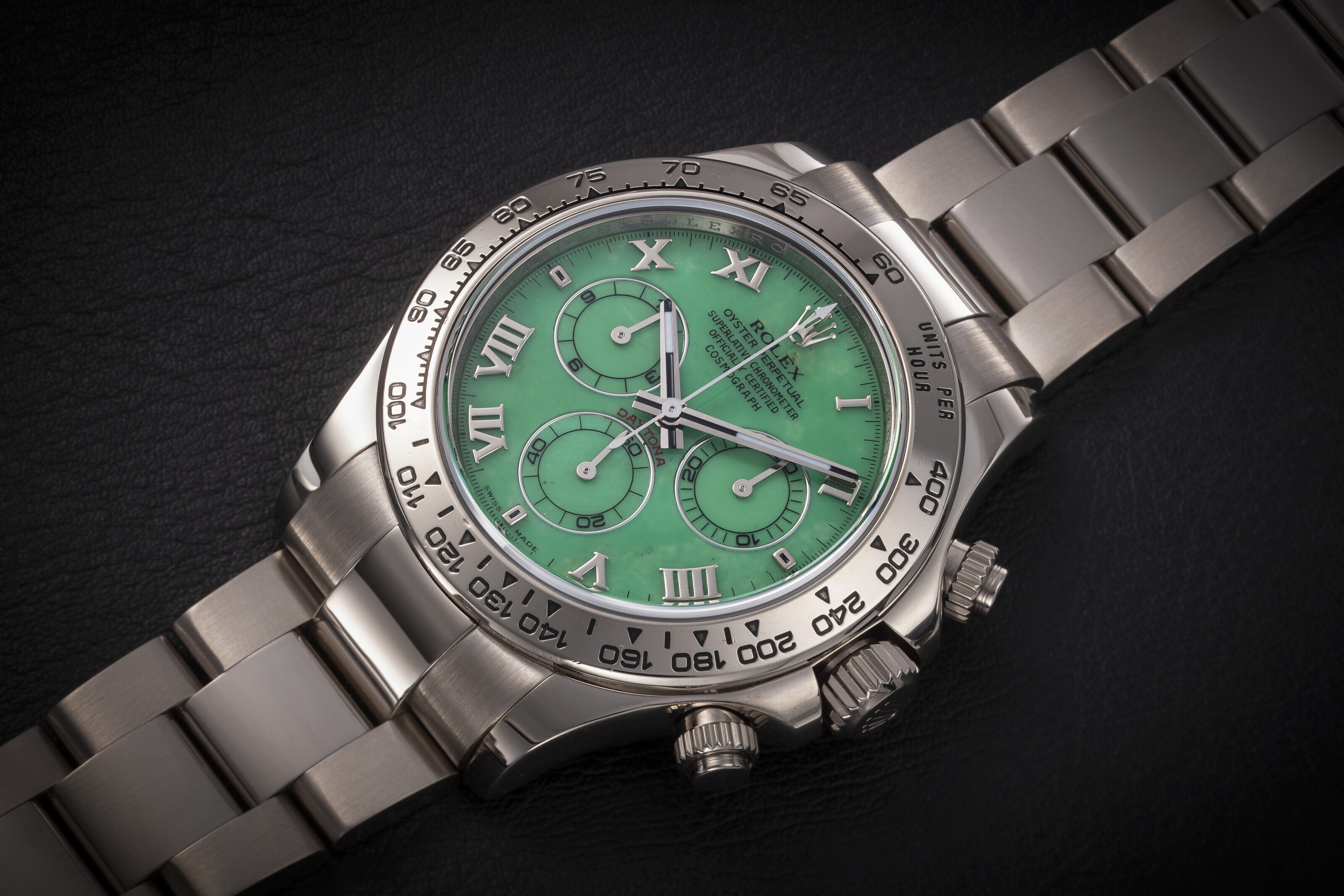 ROLEX, DAYTONA 116509, A GOLD AUTOMATIC CHRONOGRAPH WITH