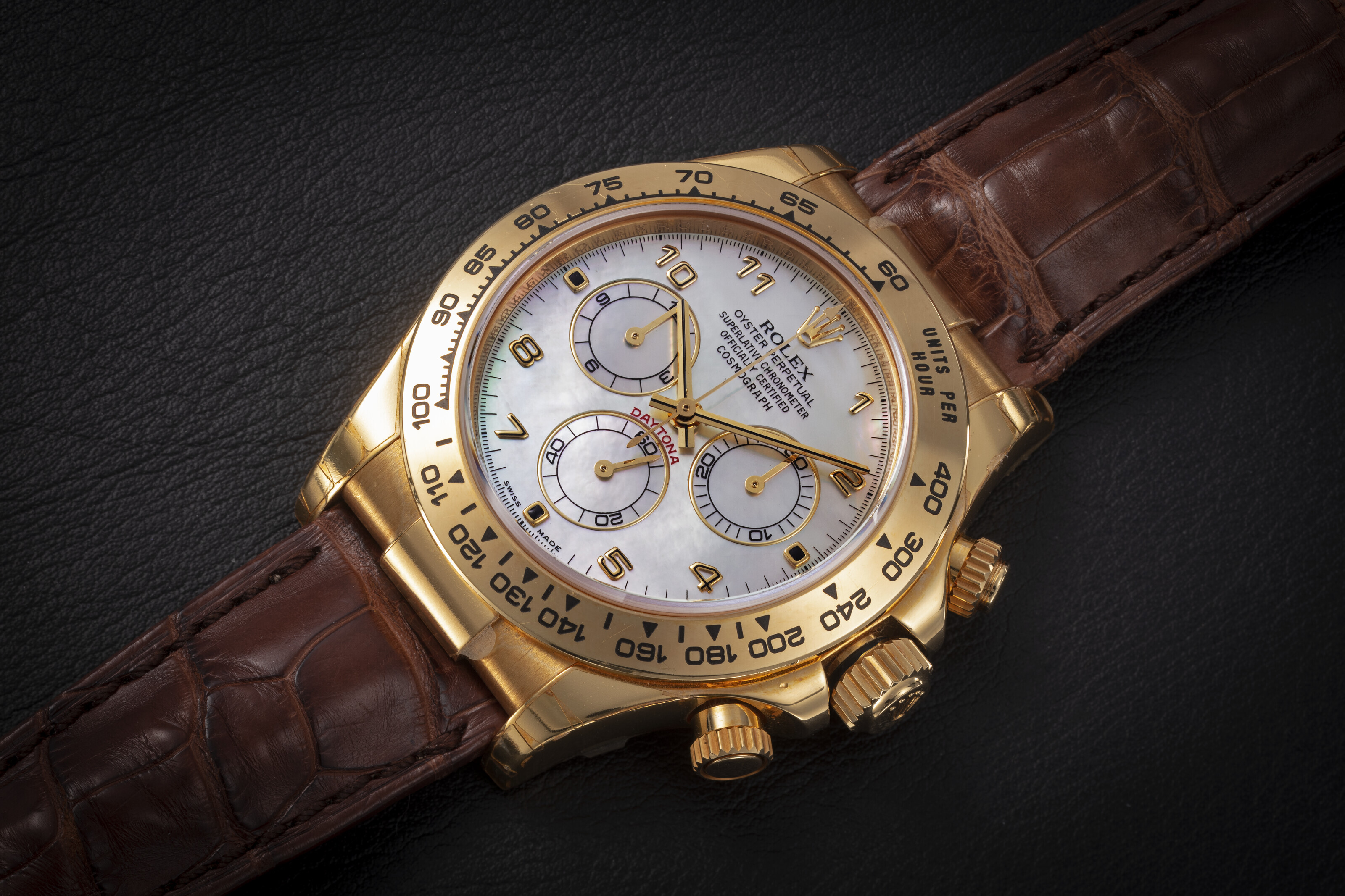 ROLEX, DAYTONA REF. 116518, A GOLD AUTOMATIC DAYTONA WITH MOTHER