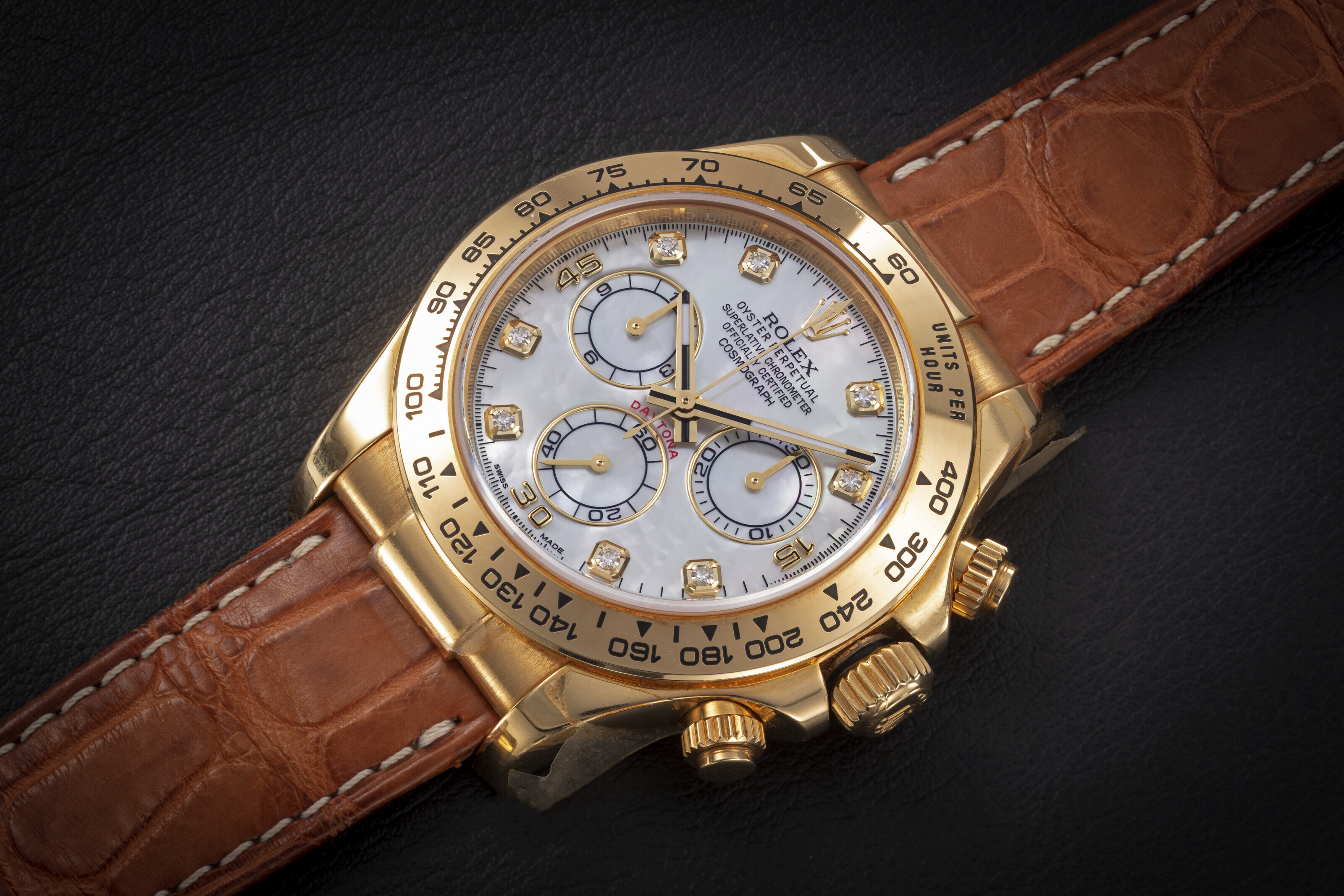 908ページ ROLEX, DAYTONA REF. 116518, A GOLD CHRONOGRAPH WRISTWATCH WITH