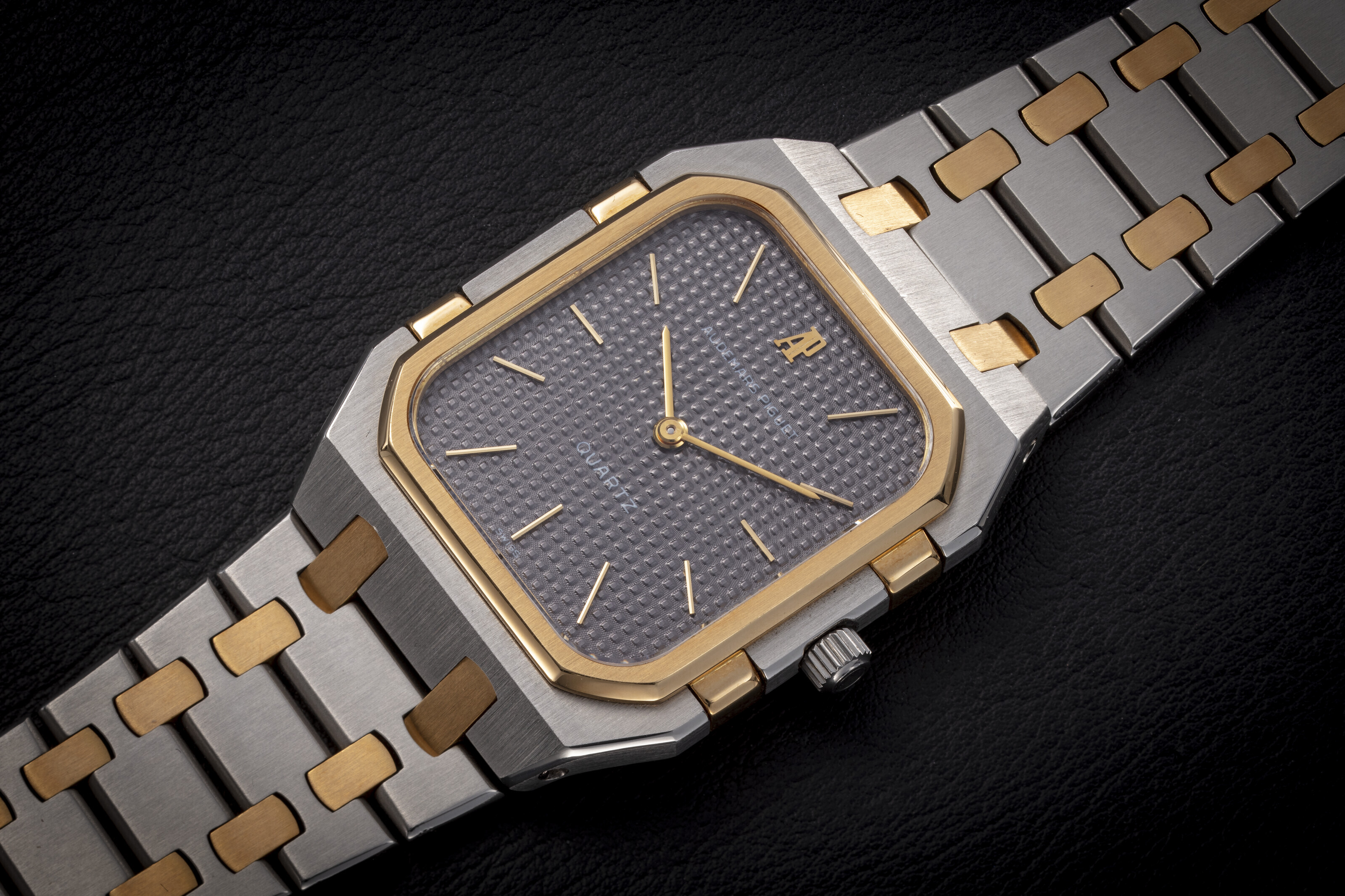 AUDEMARS PIGUET, ROYAL OAK 6005SA JUMBO, AN ATTRACTIVE TWO