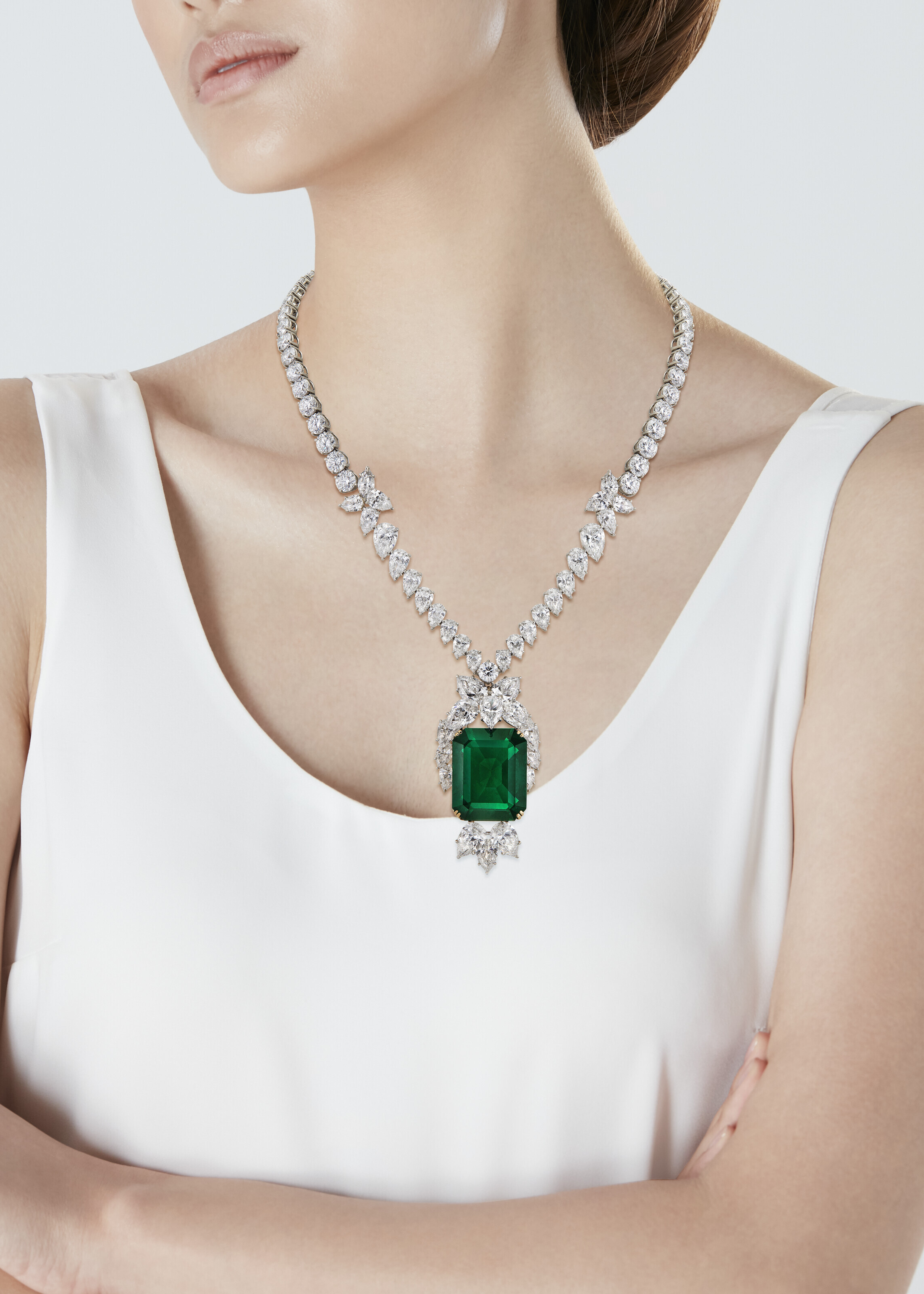 Harry winston emerald necklace sales