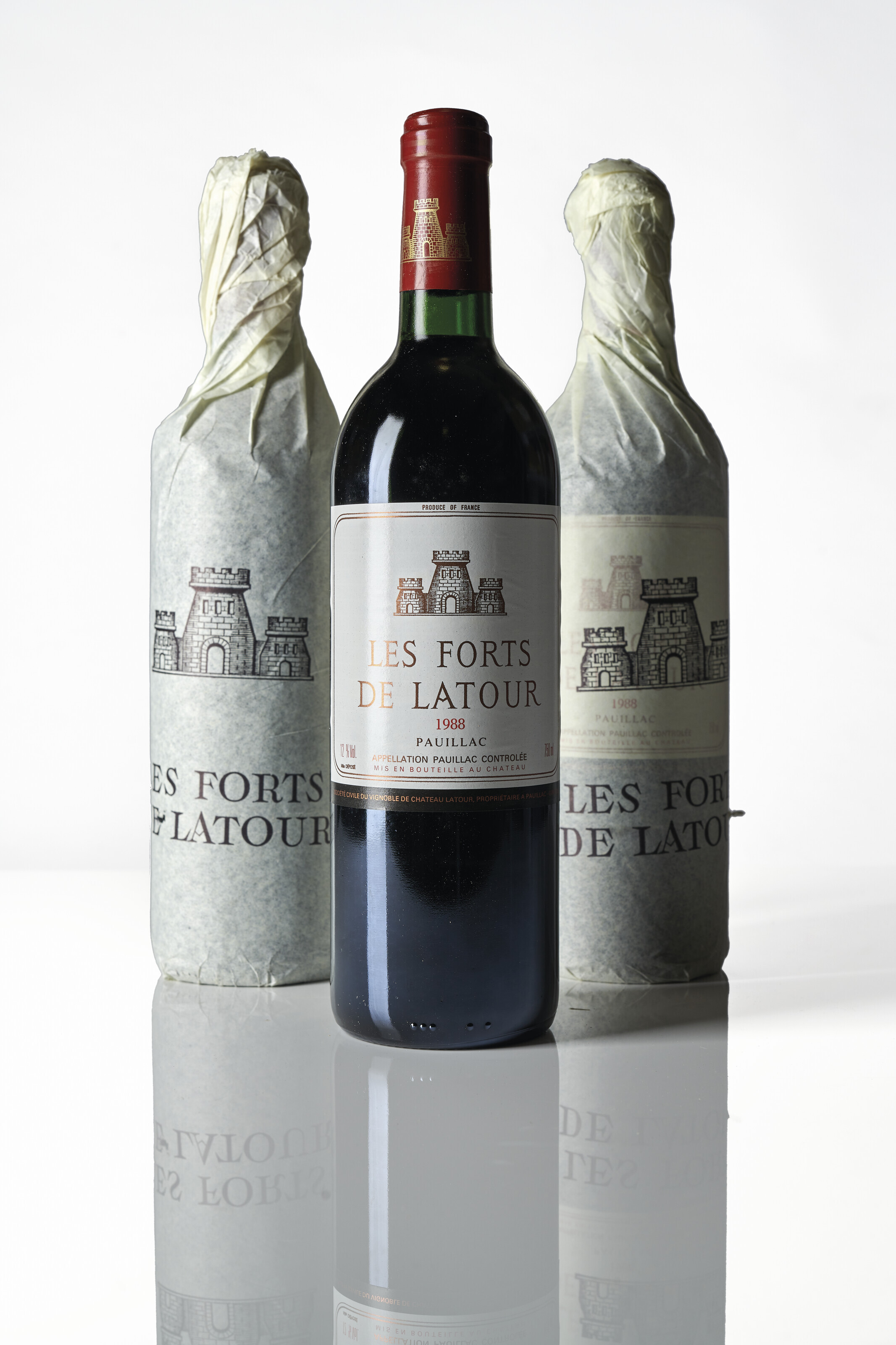 Les Forts de Latour 1988, PauillacIn original wooden case 
