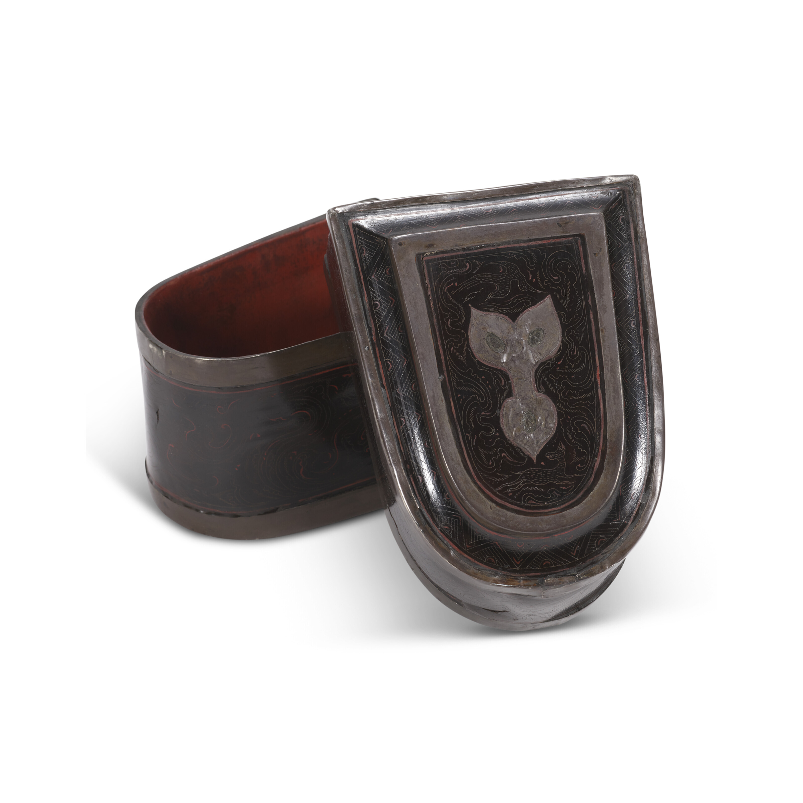 A RARE PAINTED LACQUER HORSESHOEFORM BOX AND COVER WITH SILVER ALLOY