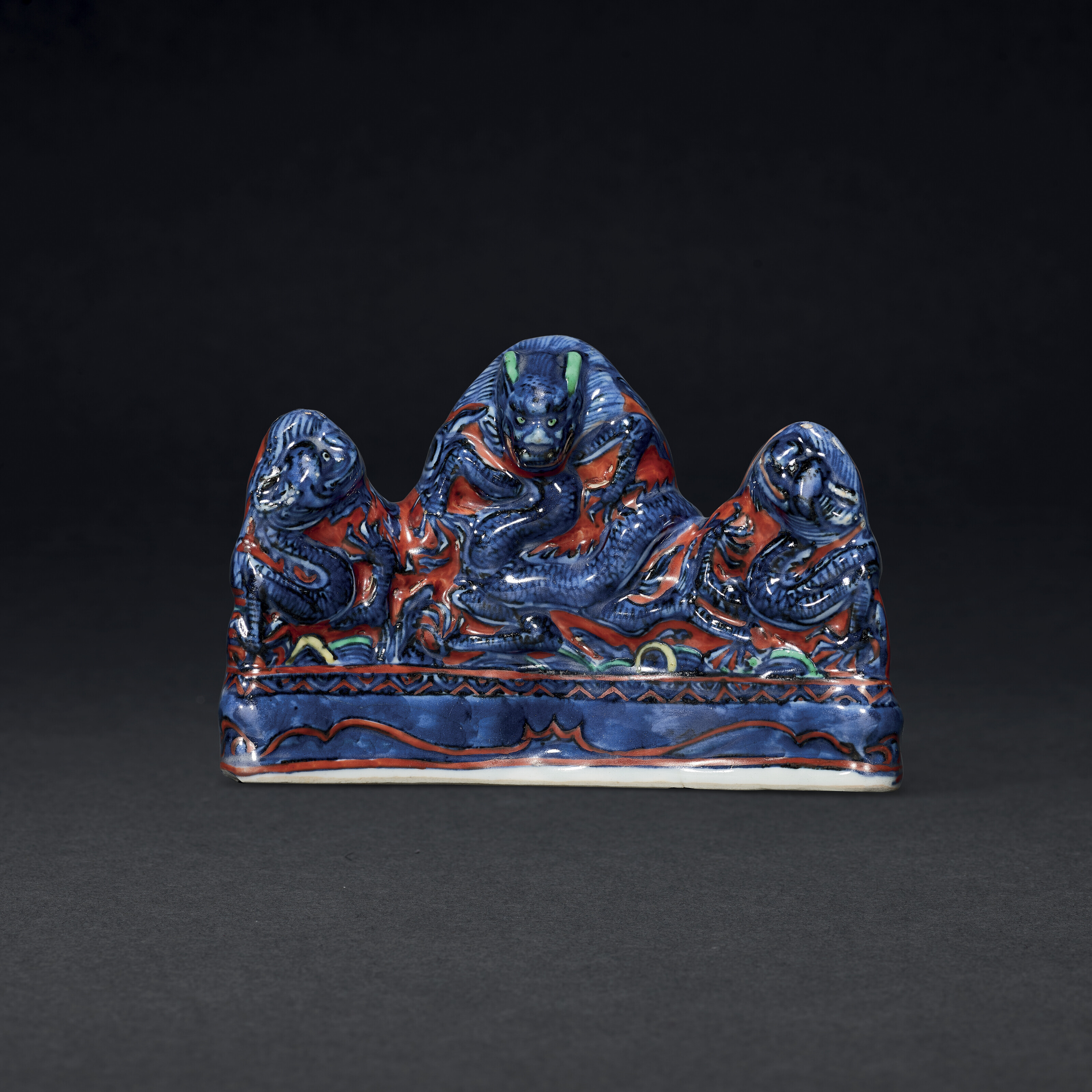 A RARE LARGE UNDERGLAZE-BLUE AND COPPER-RED-DECORATED `MASTER OF