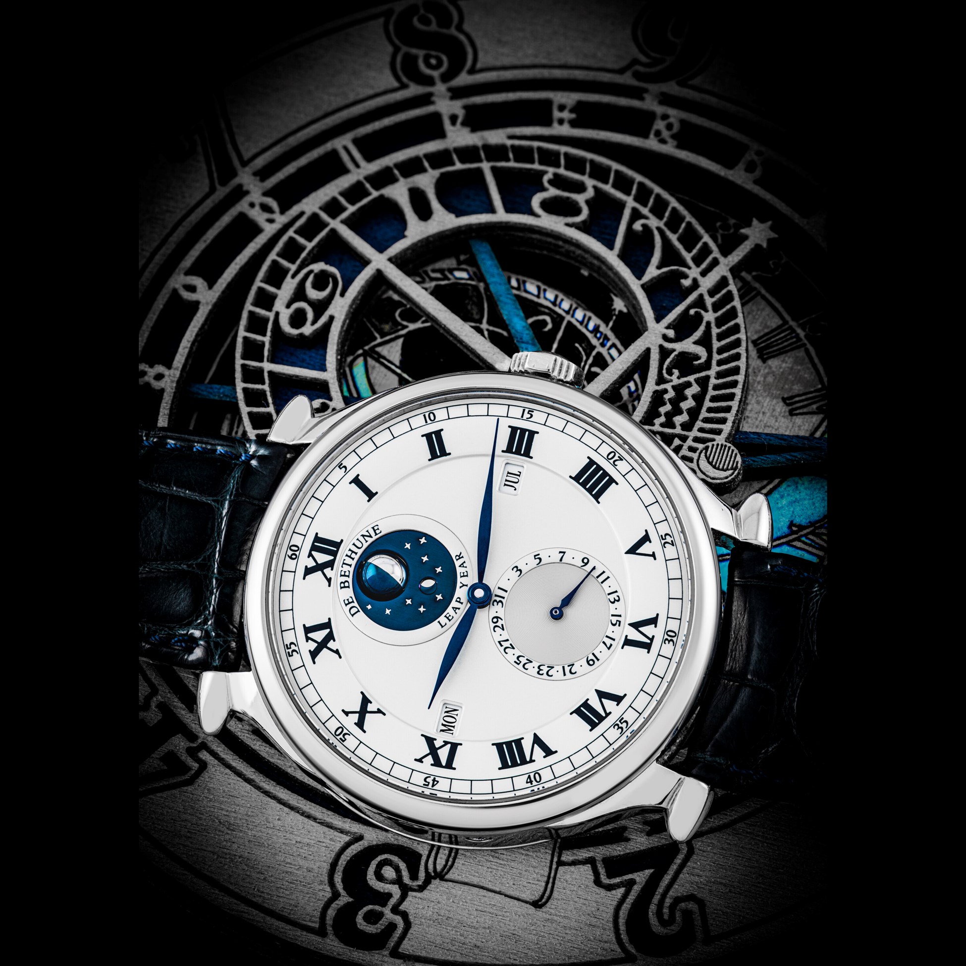 DE BETHUNE. A RARE 18K WHITE GOLD PERPETUAL CALENDAR WRISTWATCH WITH