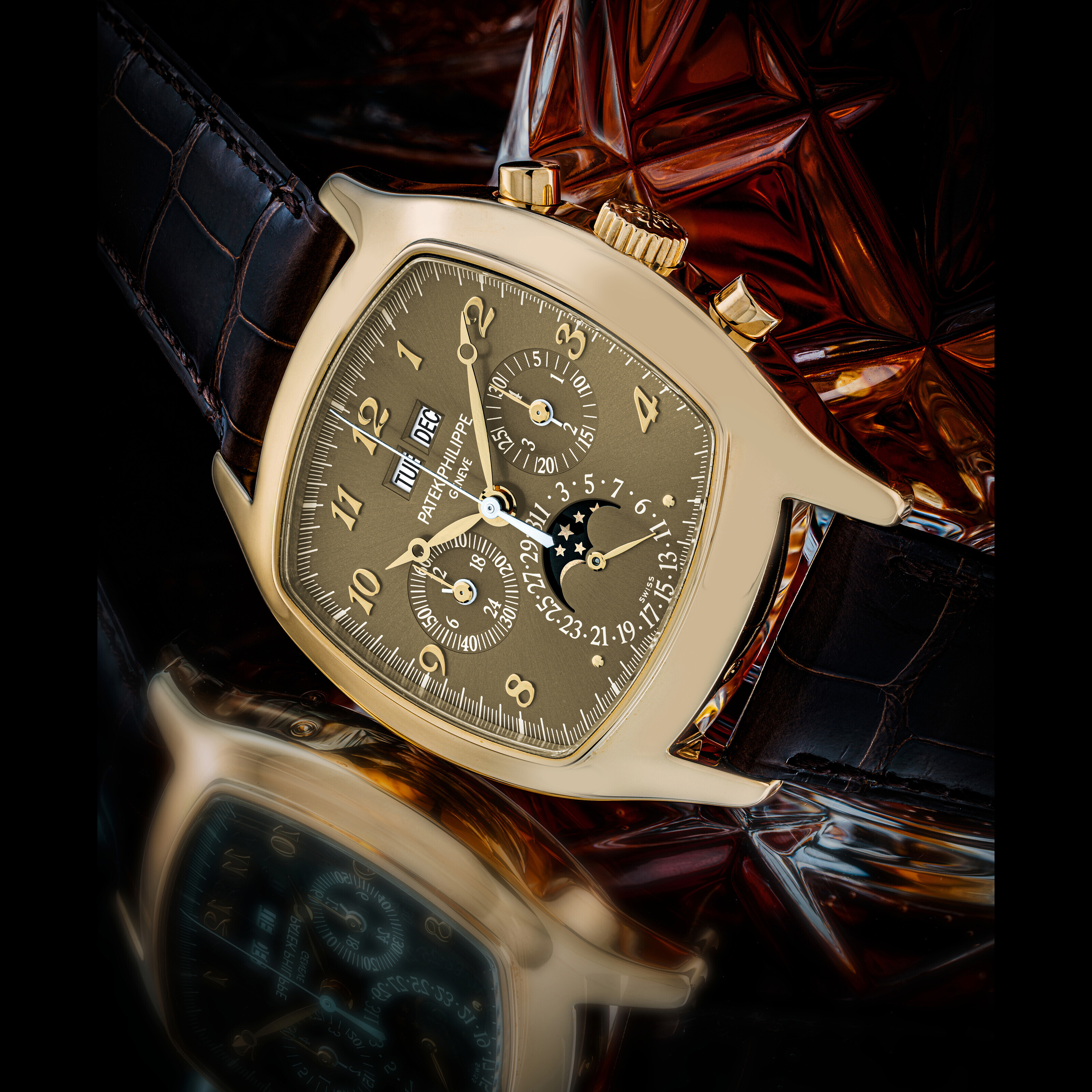 PATEK PHILIPPE. A POSSIBLY UNIQUE AND ONLY KNOWN 18K GOLD CUSHION