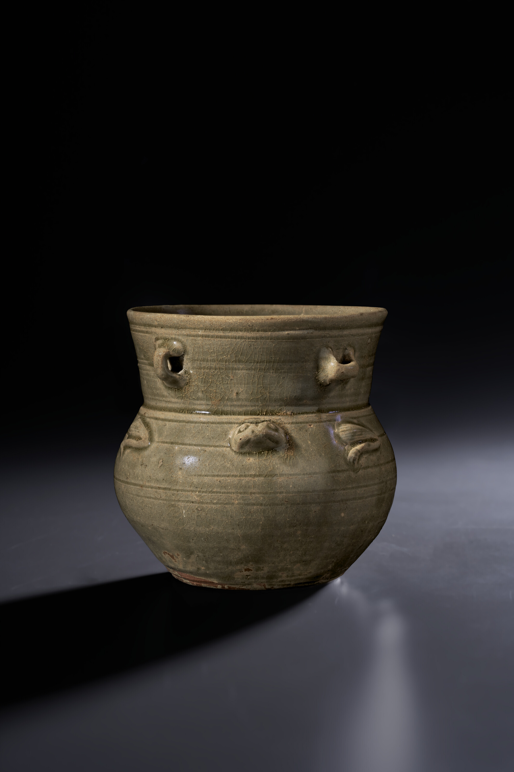 A YUE CELADON 'FROG' JAR, EASTERN JIN DYNASTY (AD 317-420