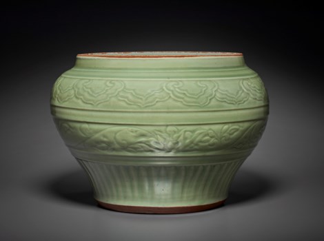a-rare-carved-longquan-celadon-jar-guan-ming-dynasty-1368-1644