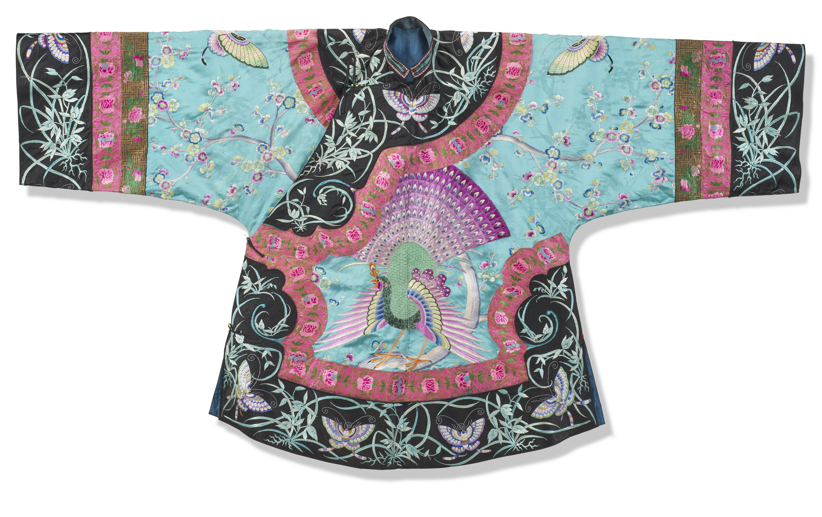 A CHINESE EMBROIDERED SILK SHORT ROBE, 20TH CENTURY | Christie’s
