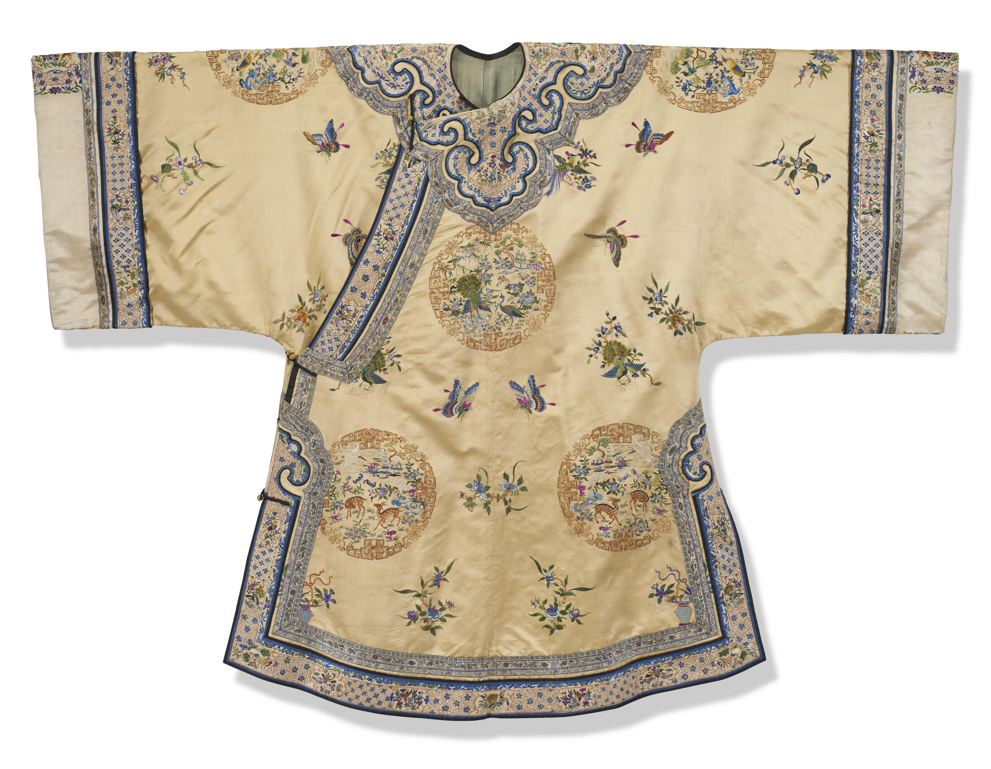 A CHINESE EMBROIDERED SILK ROBE, LATE 19TH/20TH CENTURY Christie’s