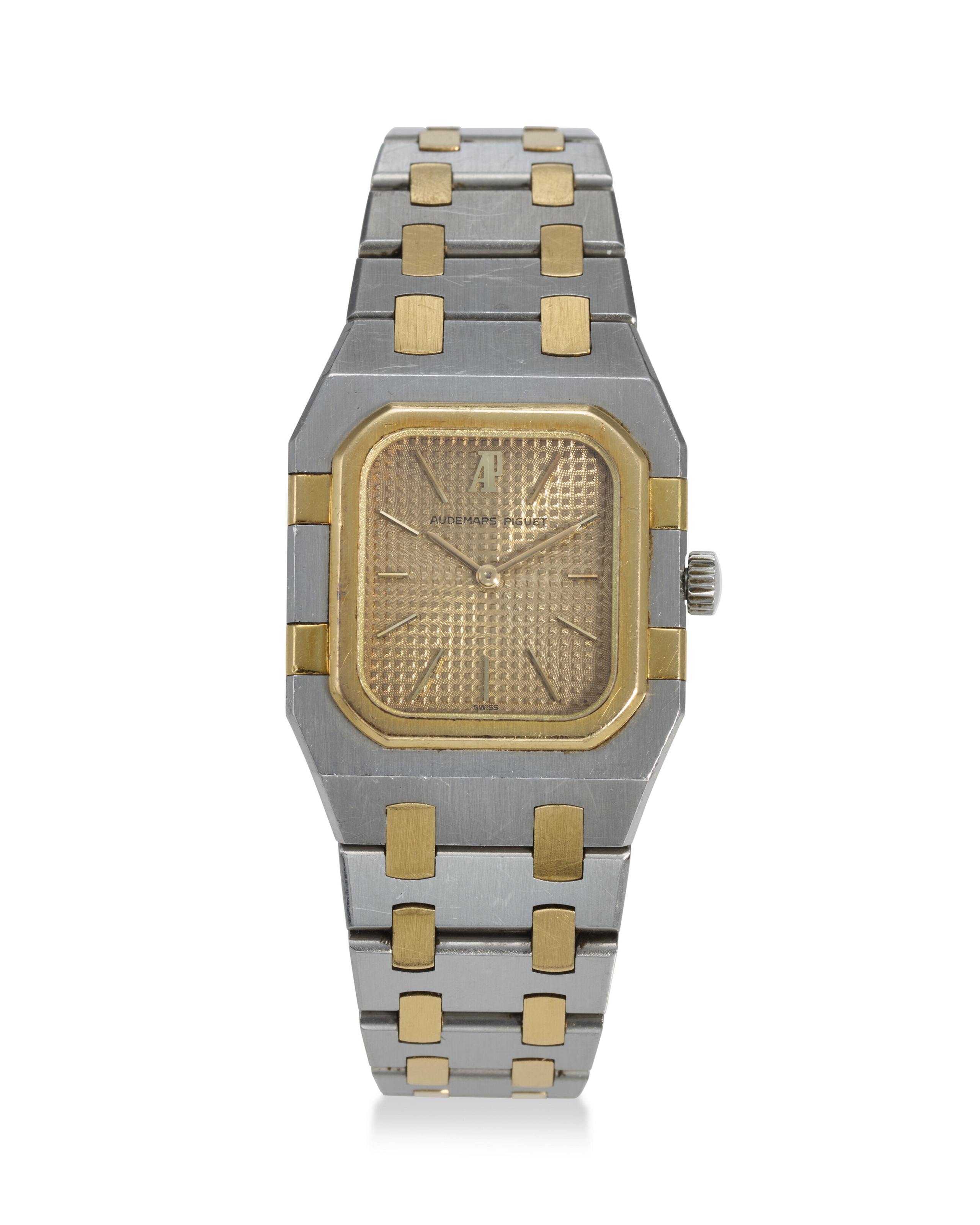AUDEMAR PIGUET SQUARE SHAPED ROYAL OAK AN 18K YELLOW GOLD