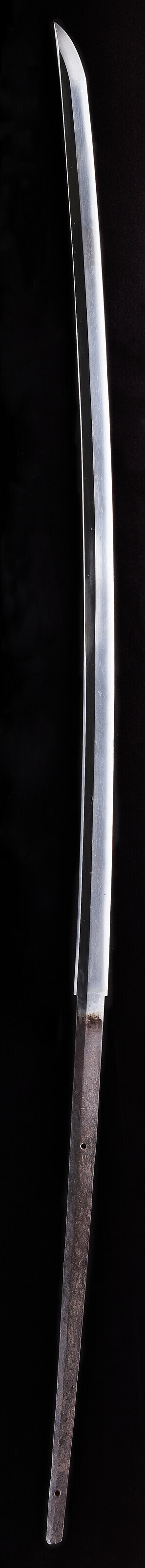 A NAGAMAKI AND A RED LACQUER SCABBARD, MUROMACHI PERIOD (MID