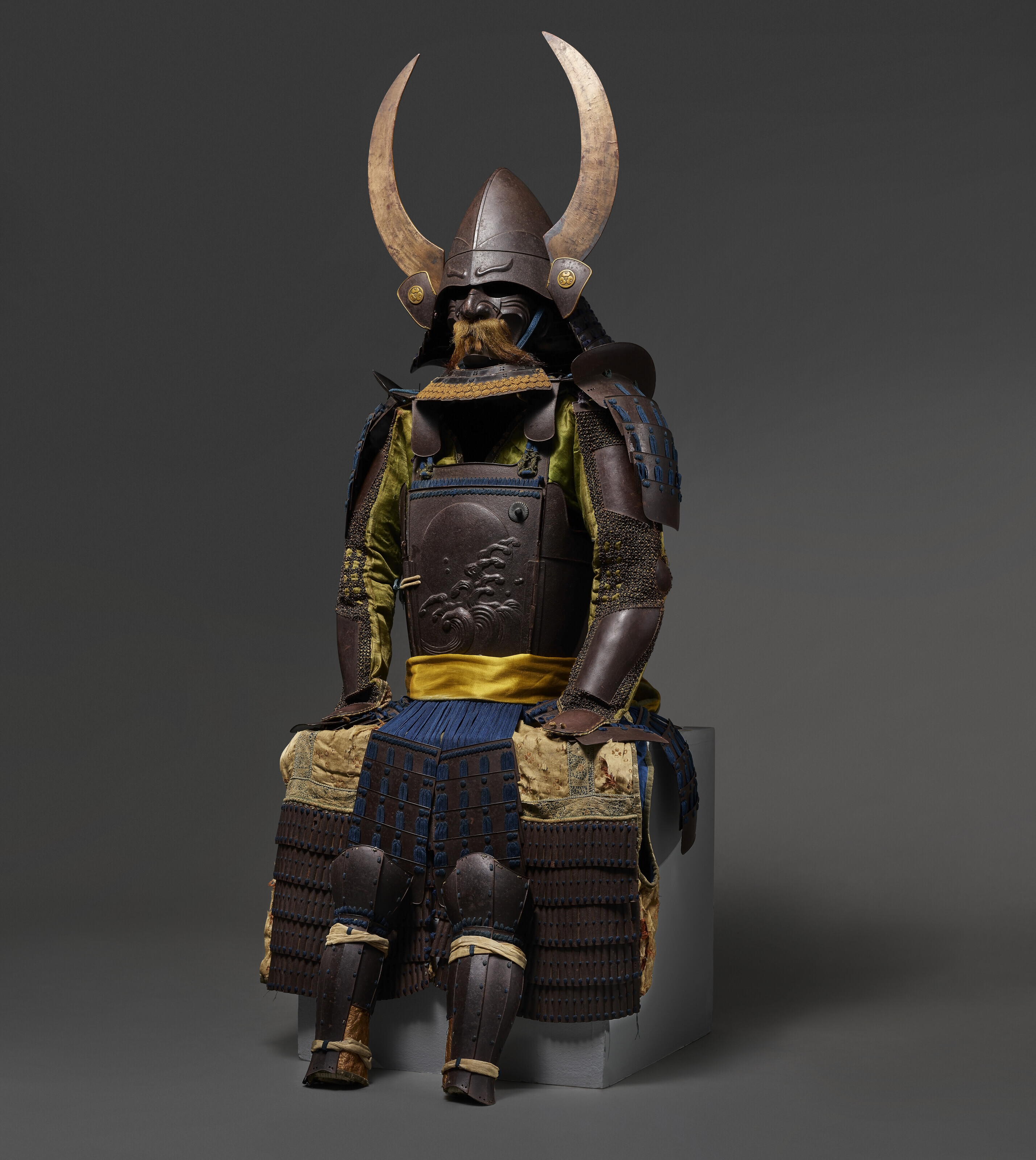 LUMINUS IRON ARMOR, IN ARMOR 他, NITIDO Nfstrike Ancient Chinese Chain Armor Outfit with Helmet