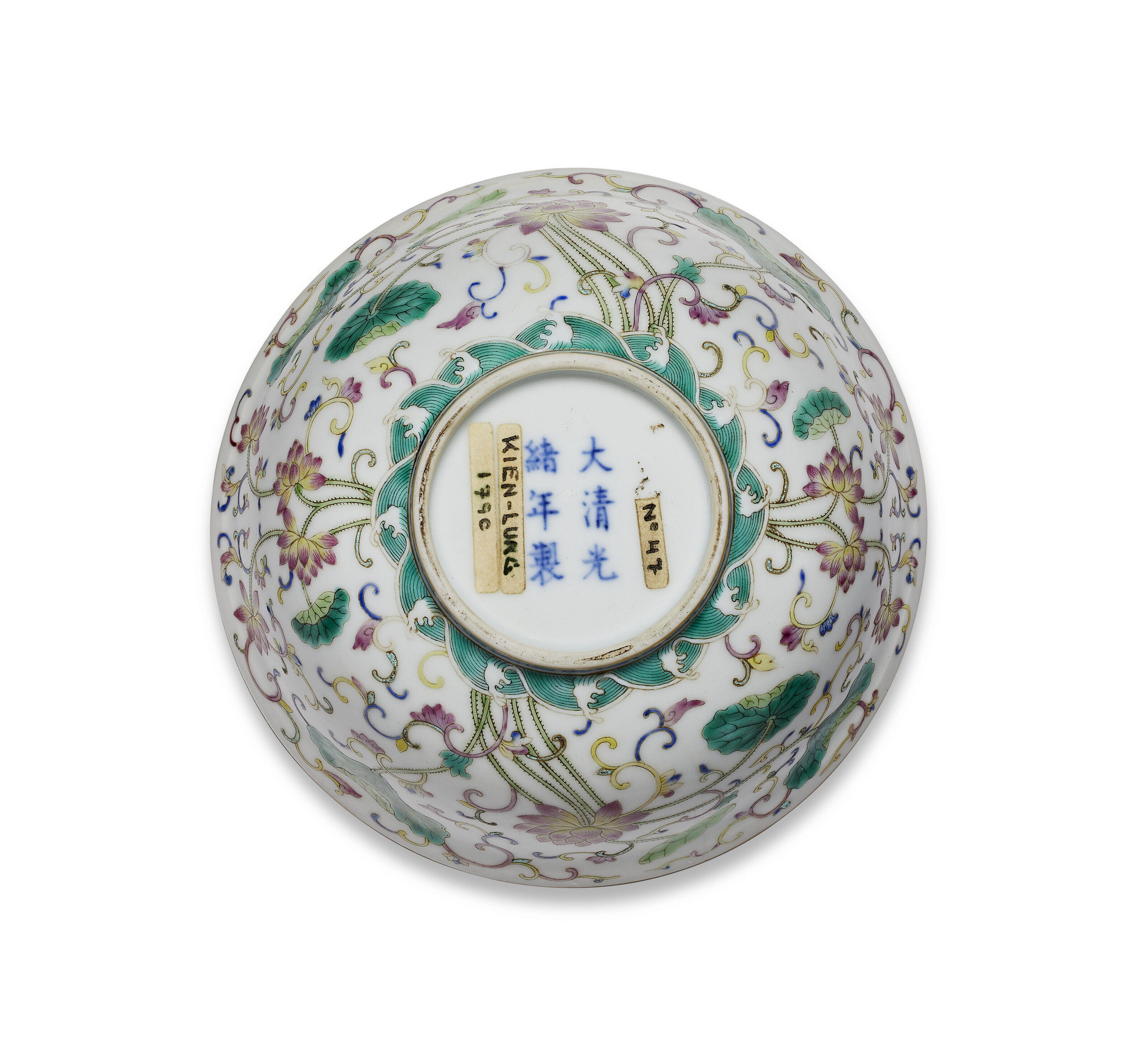 中国美術 白磁 刻草花紋 盤 φ16cm 影青(K-XA680) 中国美術 白磁 刻草花紋 盤 φ16cm 影青K-XA680（紙：かみなべ