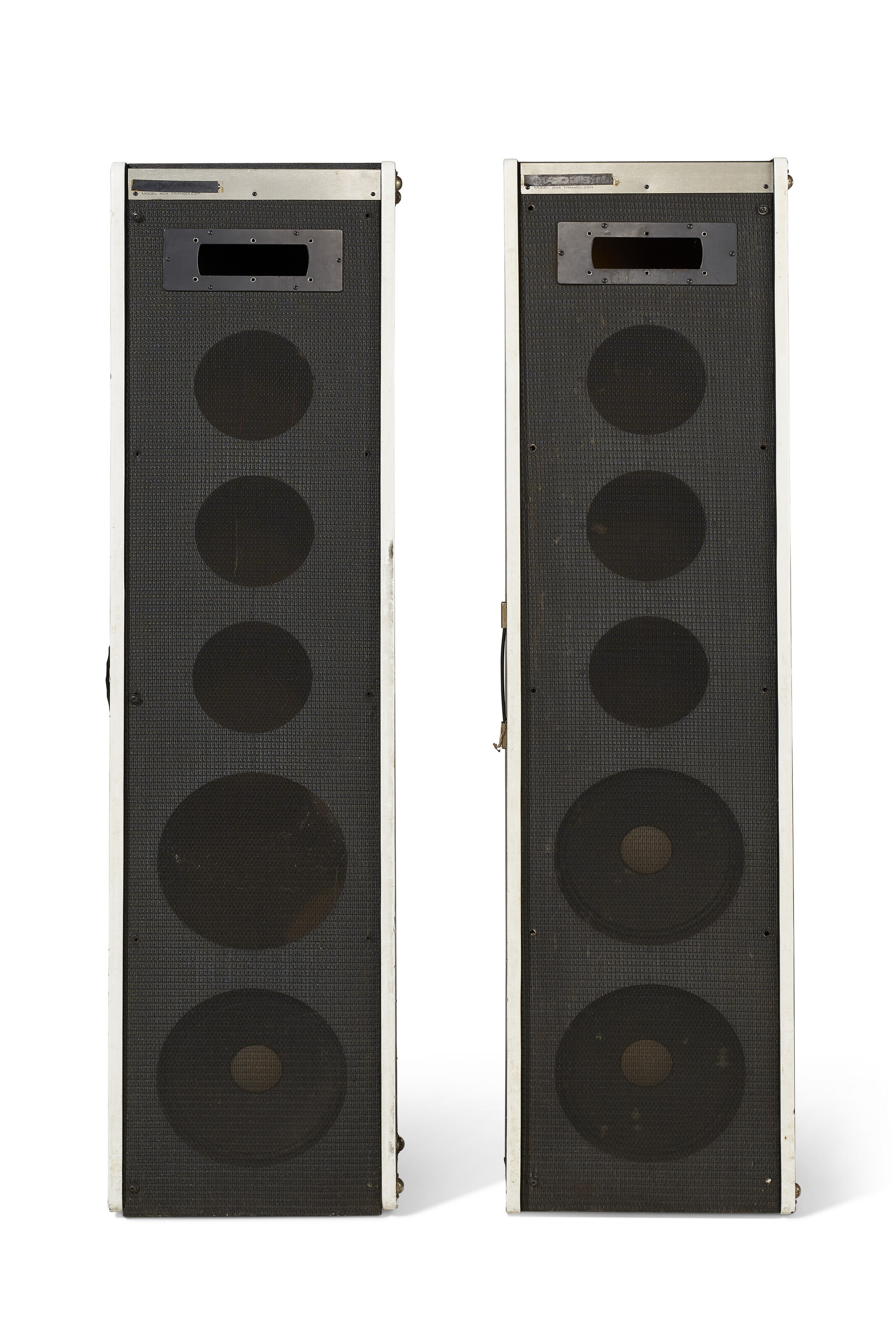 8 CHANNEL MODEL 850 MIXER WITH TWO MODEL 804 TRANDUCER SPEAKER