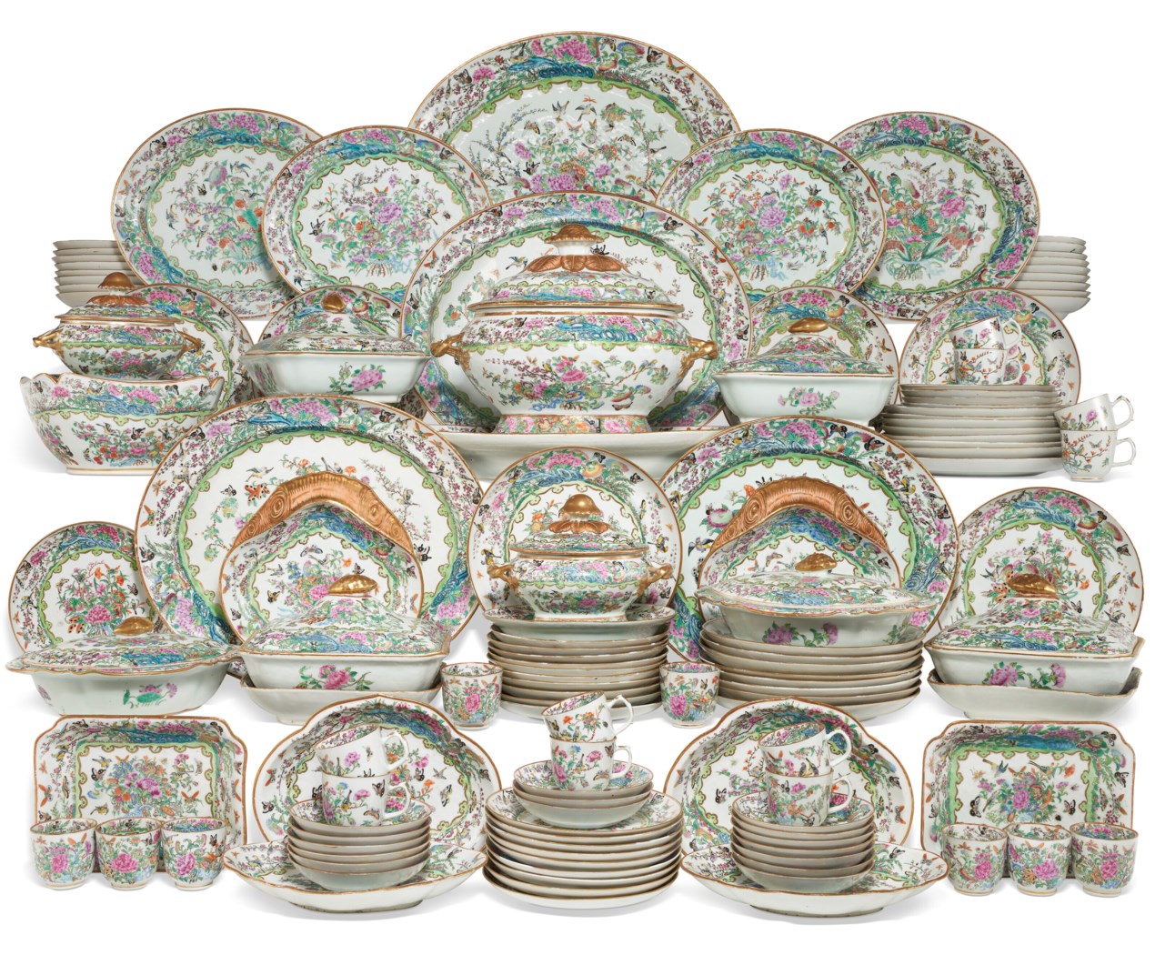 A CHINESE EXPORT PORCELAIN 'CANTON FAMILLE ROSE' PART DINNER SERVICE ...