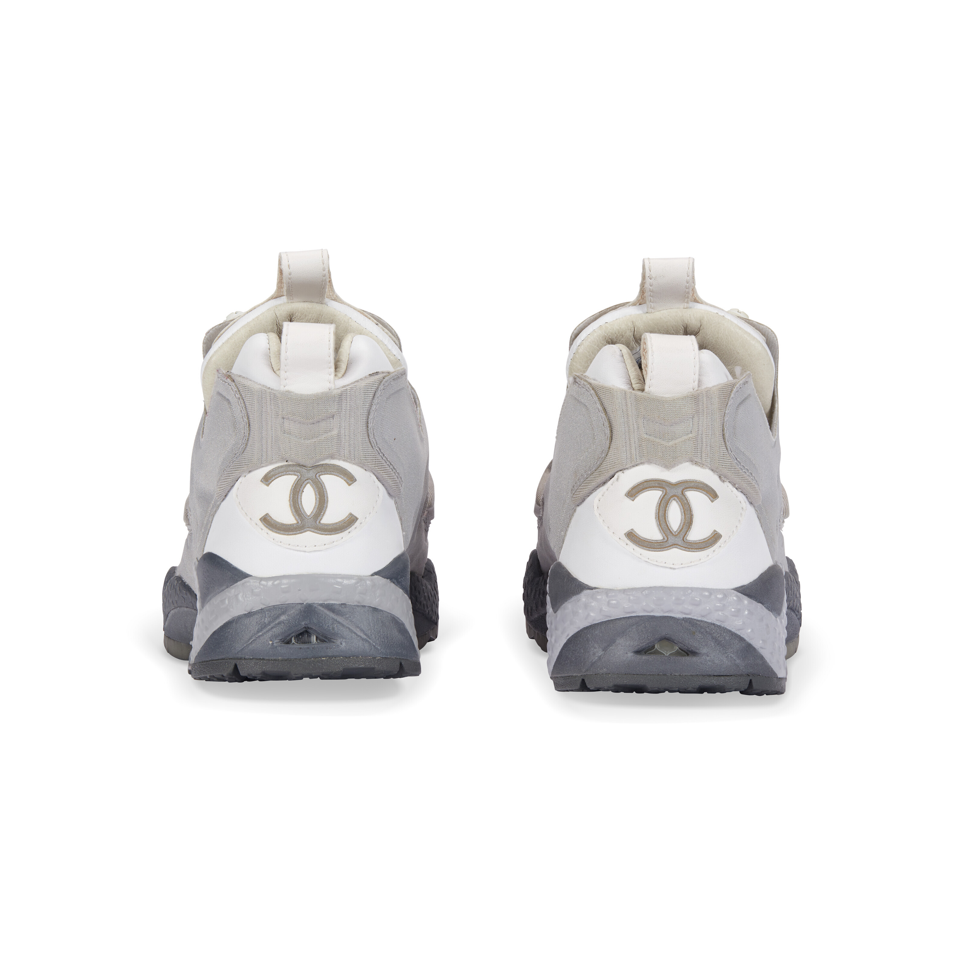 Chanel insta pump top