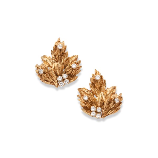 shade Algebra commit CHAUMET BOUCLES D'OREILLES DIAMANTS, | Christie's