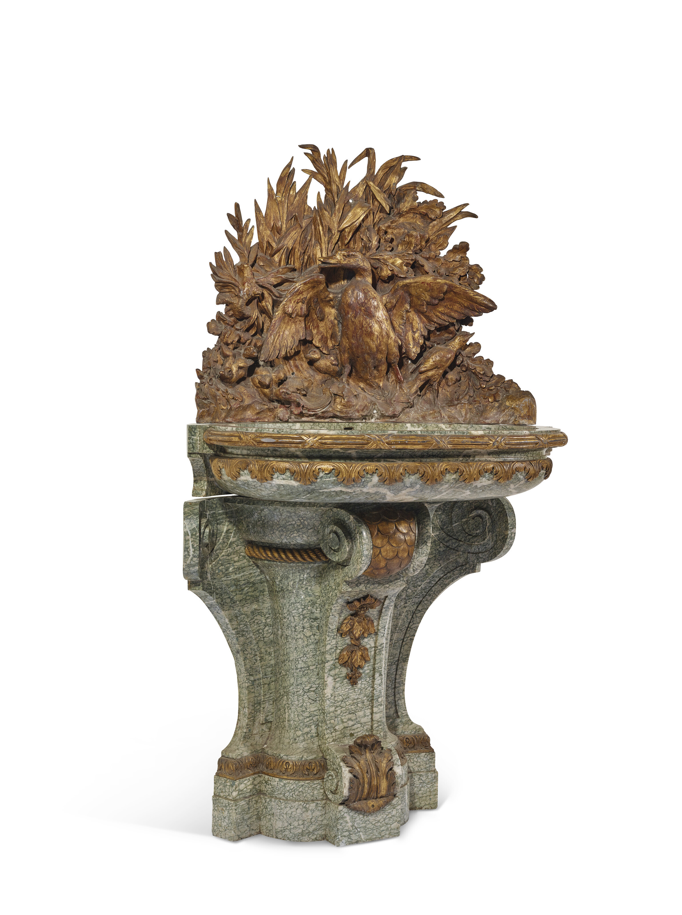 Fontaine 32個 FONTAINE D'ANGLE DE STYLE LOUIS XVI, VERS 1900 | Christie's