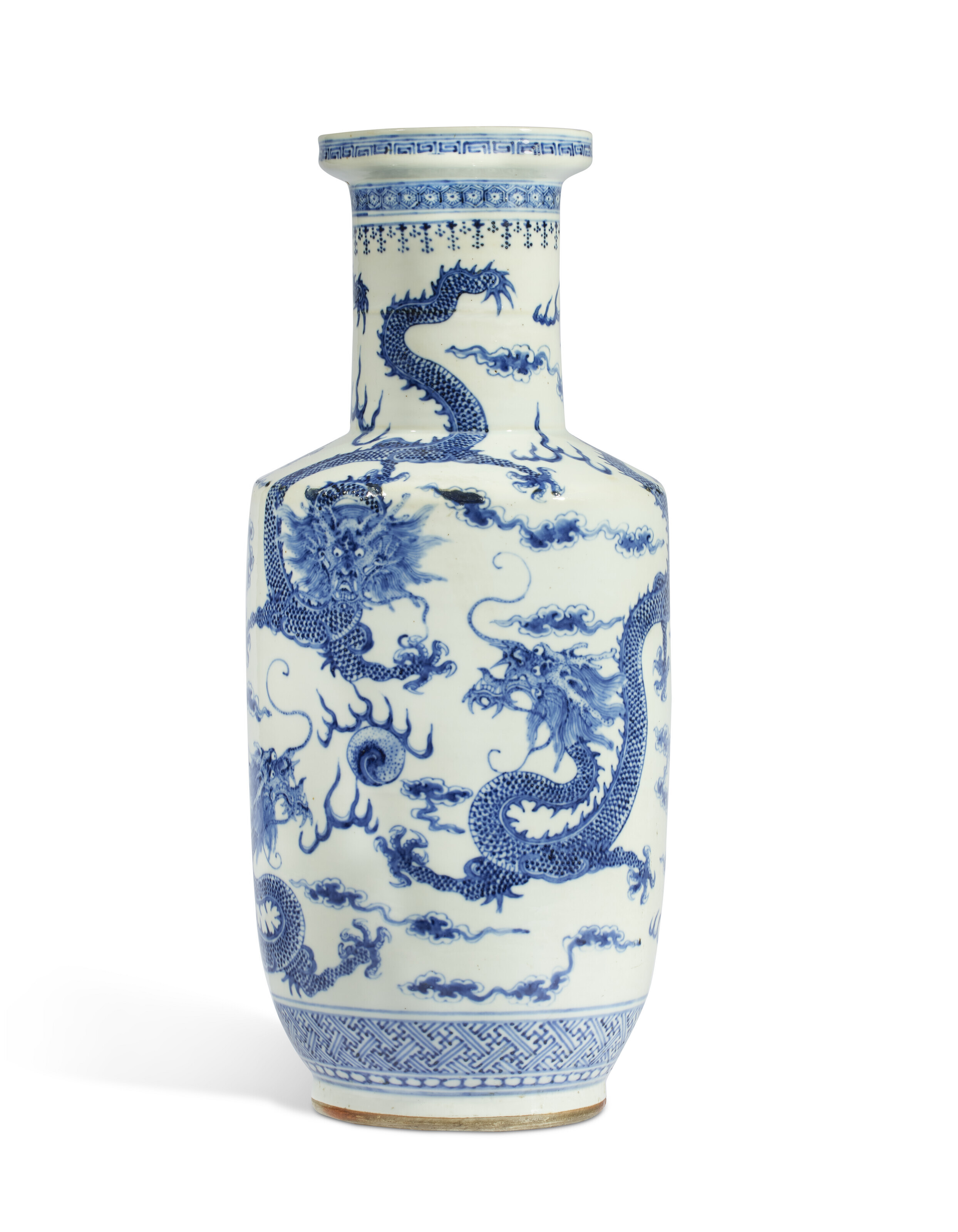 中国美術 青花霊芝雲龍紋 瓶(K-A860) 清青花雲龍趕珠紋棒槌瓶, CHINA, QING DYNASTY (1644-1911) | Christie's