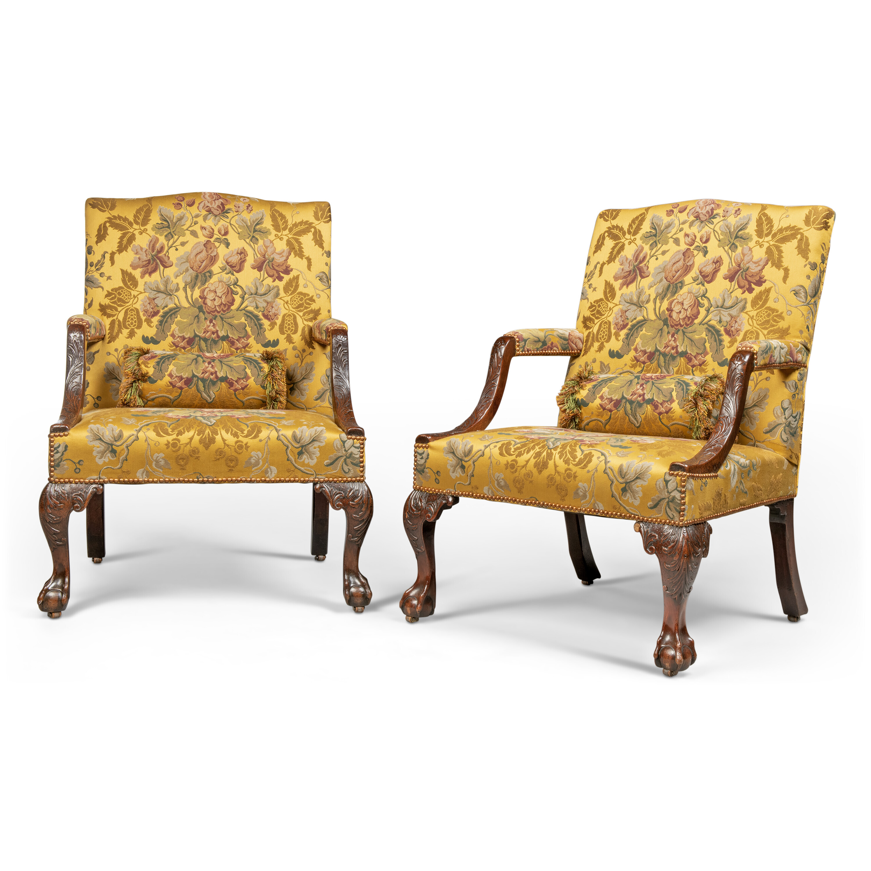 A PAIR OF GEORGE II IRISH WALNUT OPEN-ARMCHAIRS, CIRCA 1750 | Christie’s