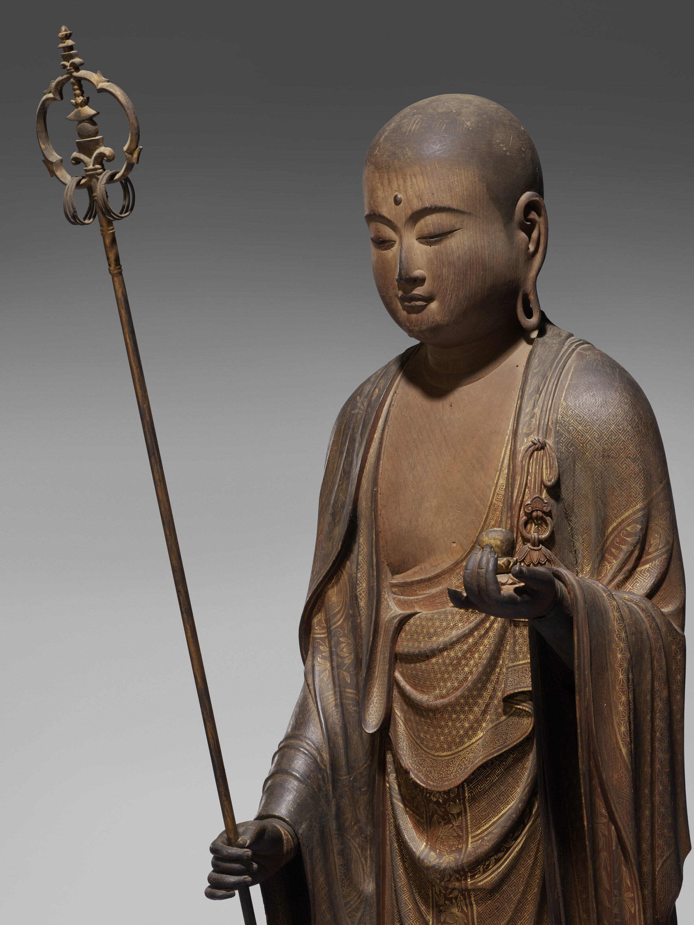 A WOOD SCULPTURE OF A STANDING JIZO BOSATSU (BODHISATTVA