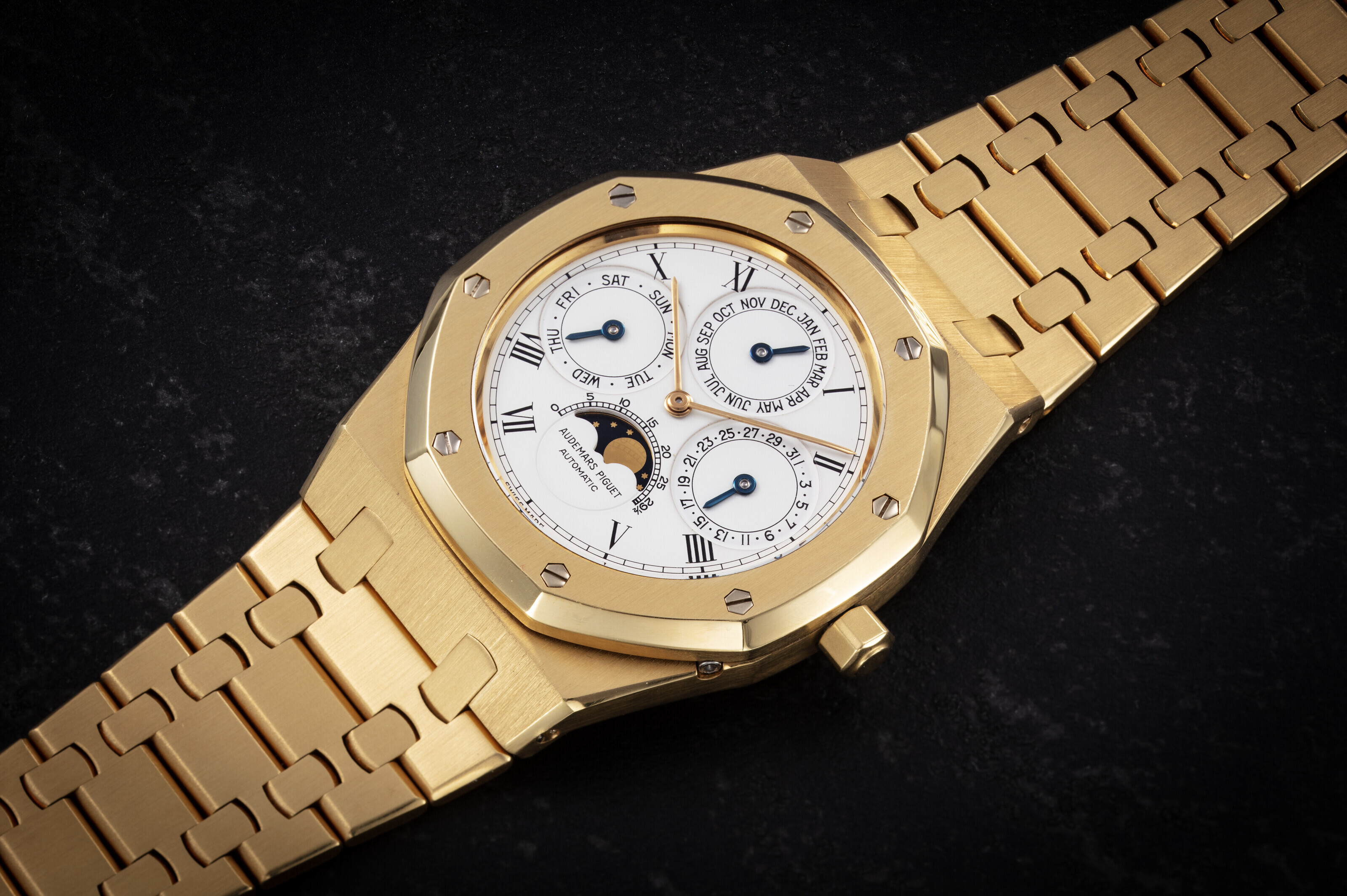 Royal oak hotsell style watch