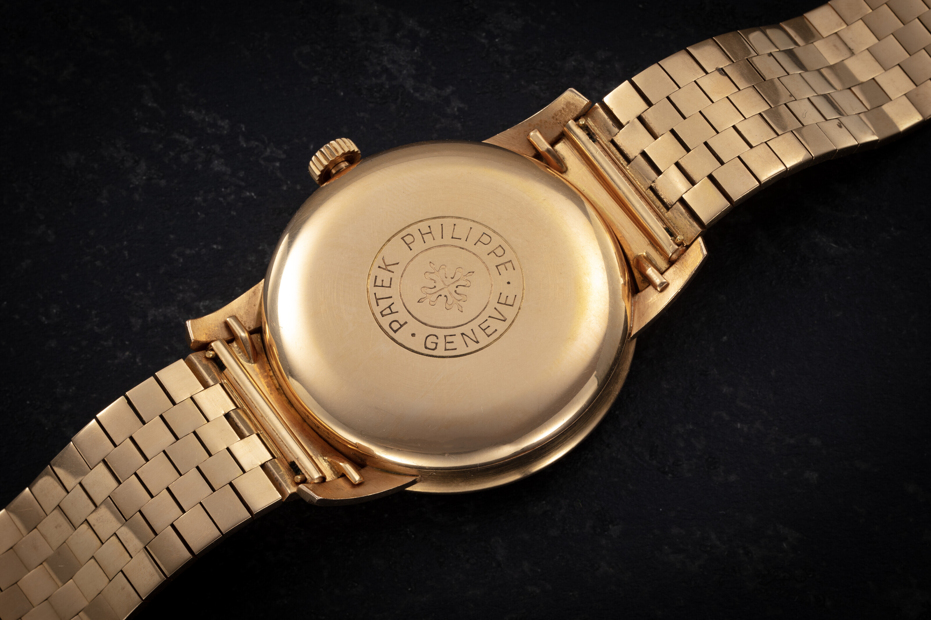 PATEK PHILIPPE, 2481R, A RARE GOLD WRISTWATCH WITH AN ENAMEL
