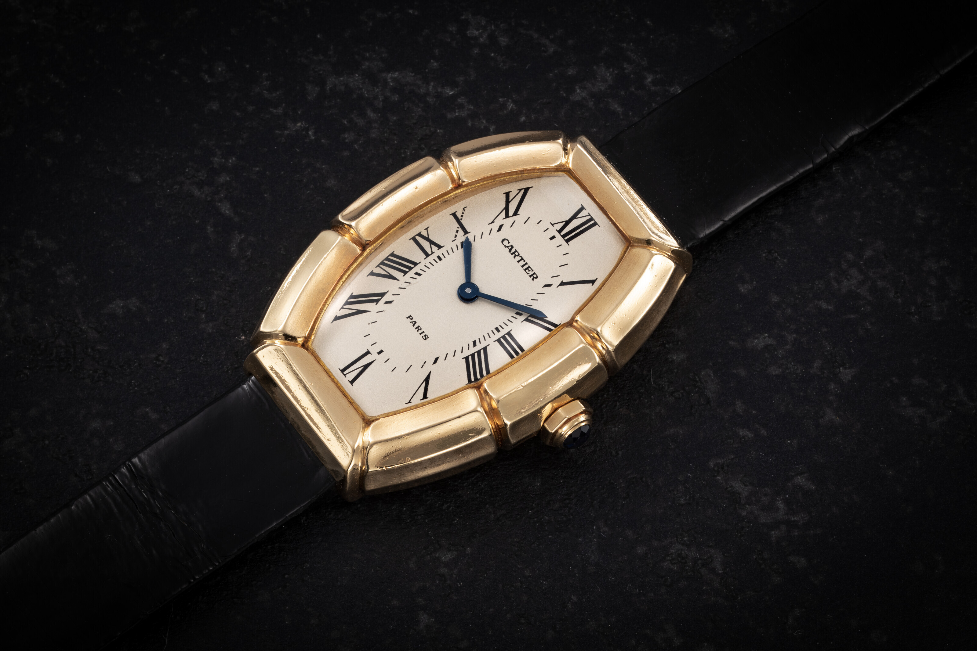 Tonneau cartier sales