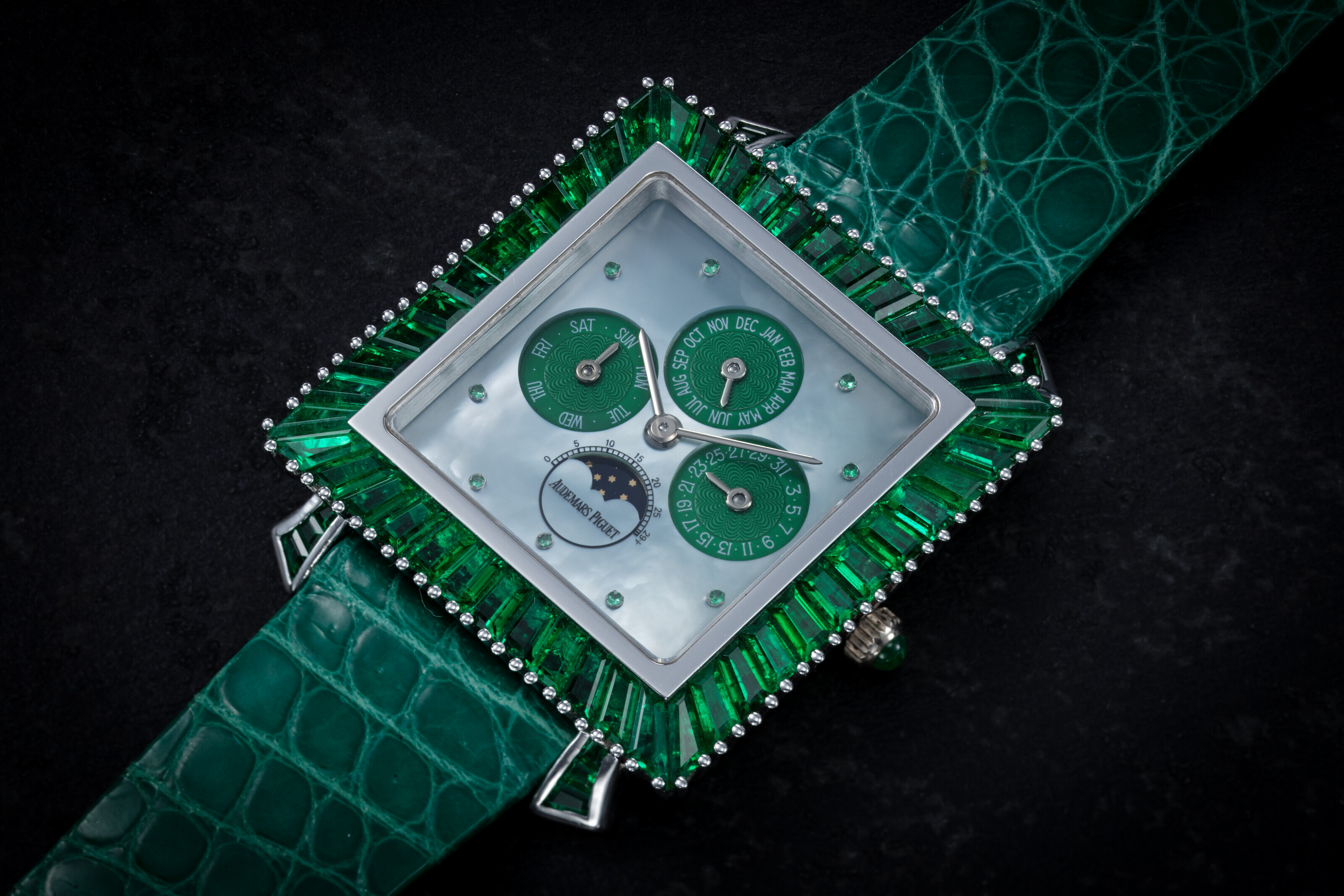 AUDEMARS PIGUET, PERPETUAL CALENDAR REF. 25756BC, A SQUARE GOLD