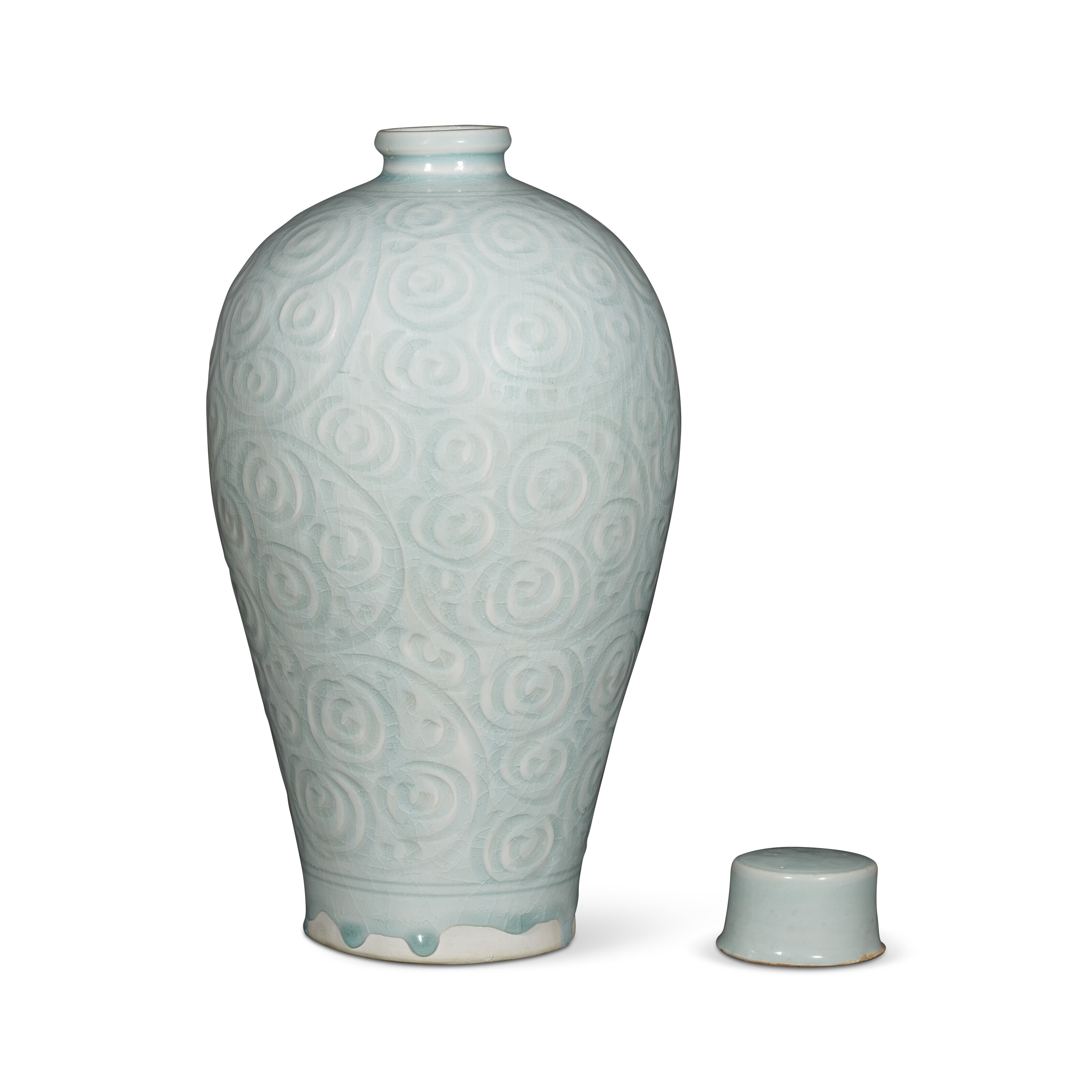 南宋青白釉刻卷草紋梅瓶, SOUTHERN SONG DYNASTY (1127-1279) | Christie's