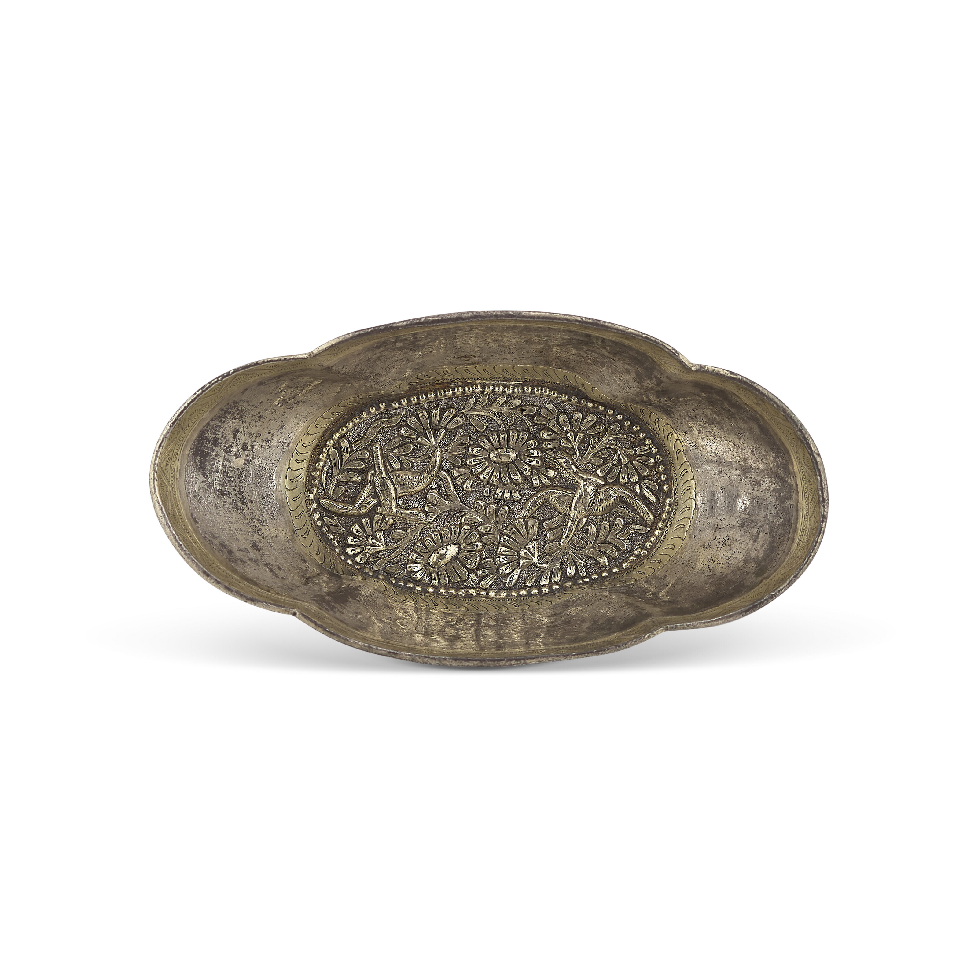 唐銀局部鎏金錘鍱摩羯紋海棠式盃, TANG DYNASTY (618-907