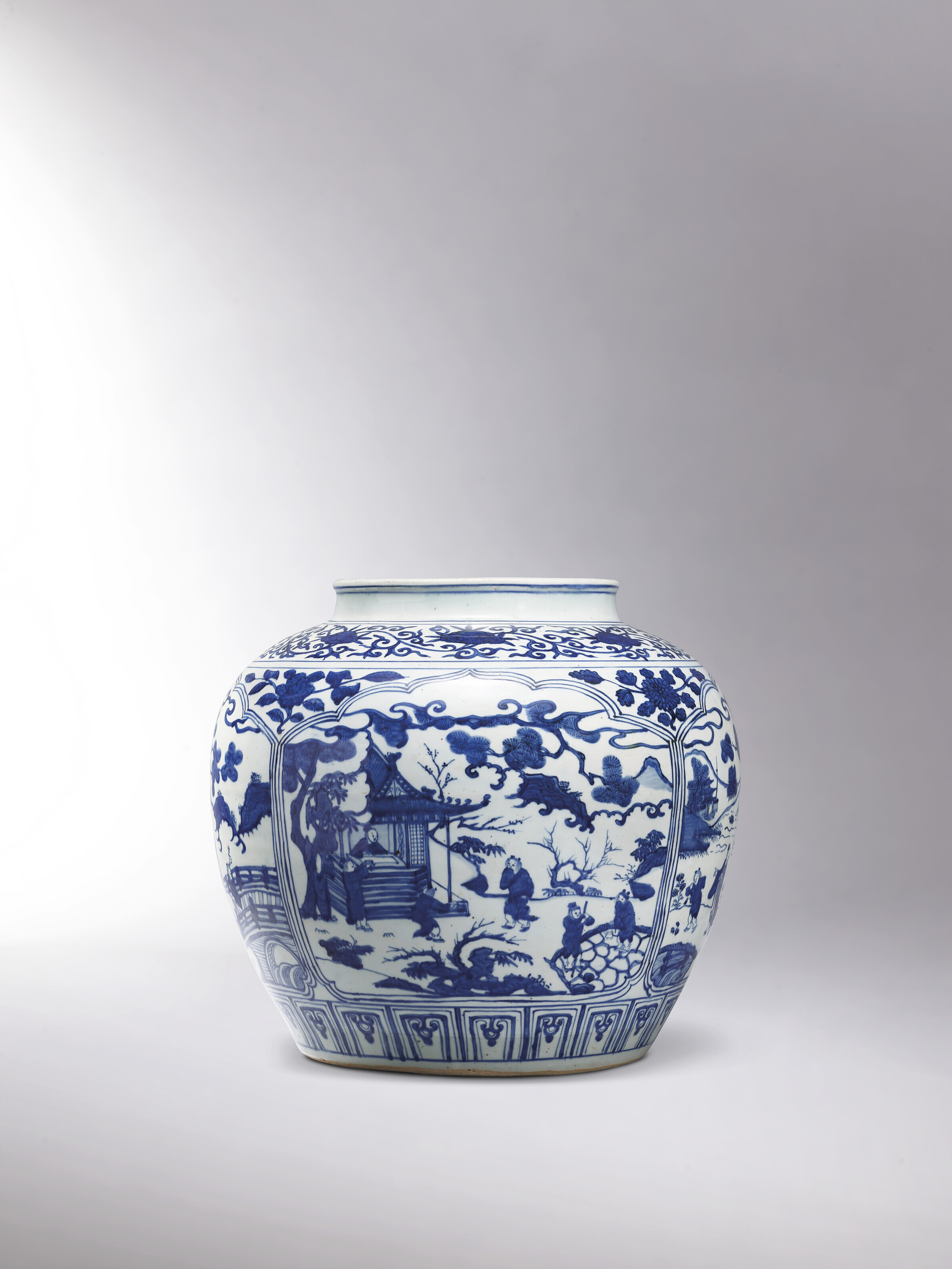 清雍正青花纏枝四季花卉紋雙耳抱月瓶六字篆書款, YONGZHENG SIX