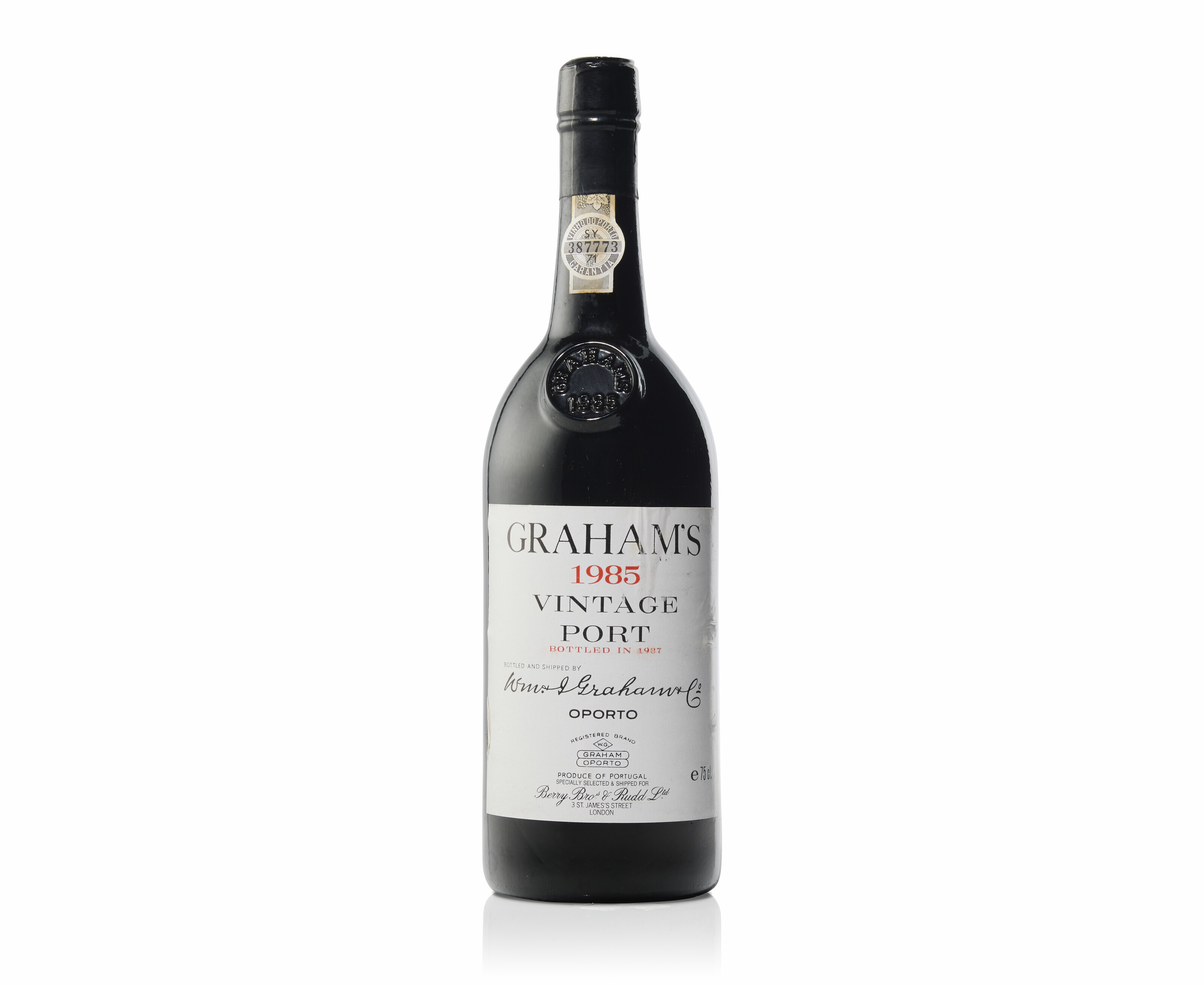 Graham 1985, Oporto One nicked and one creased label Levels base of ...