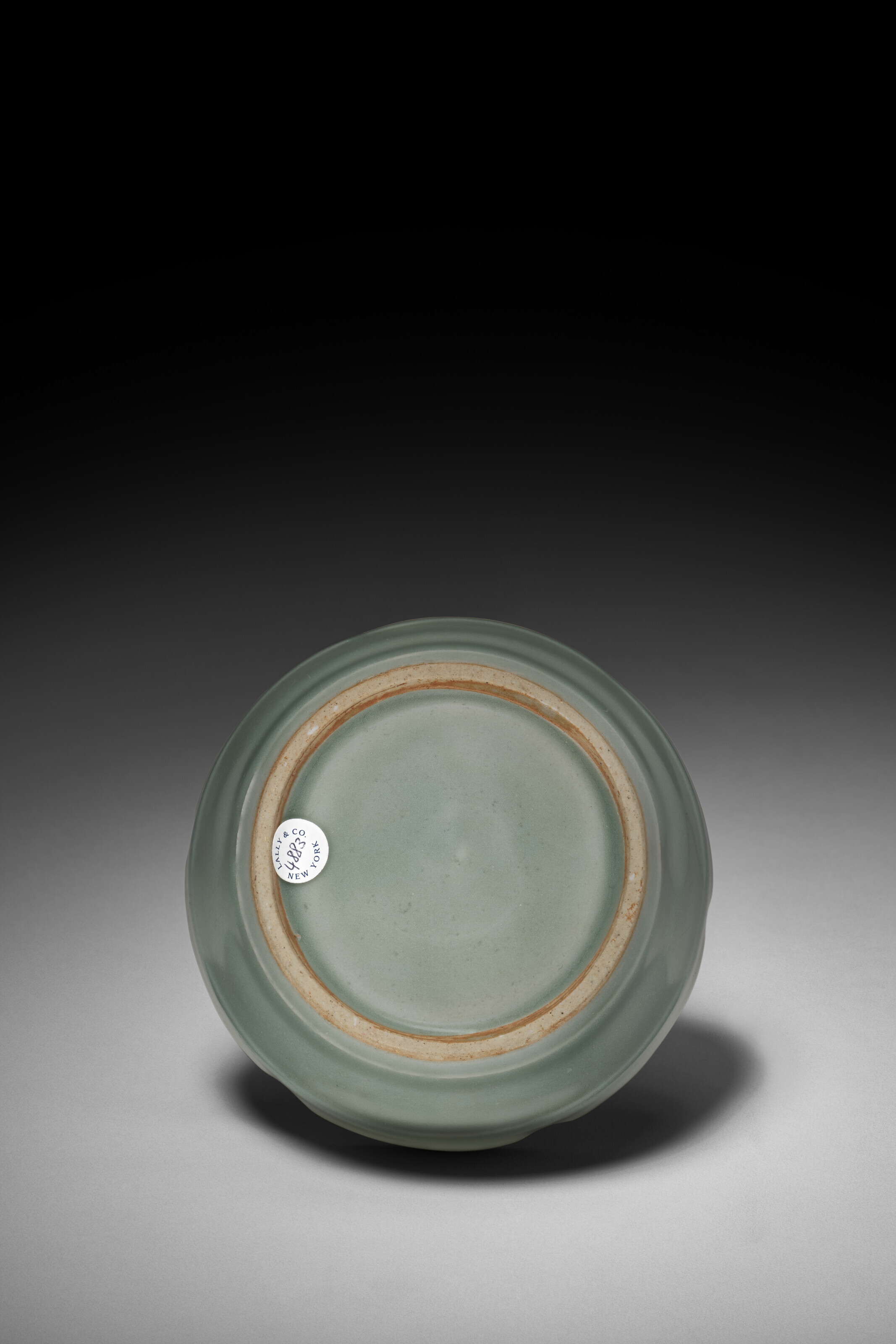 南宋龙泉窑青釉葵口洗, SOUTHERN SONG DYNASTY (1127-1279) | Christie's