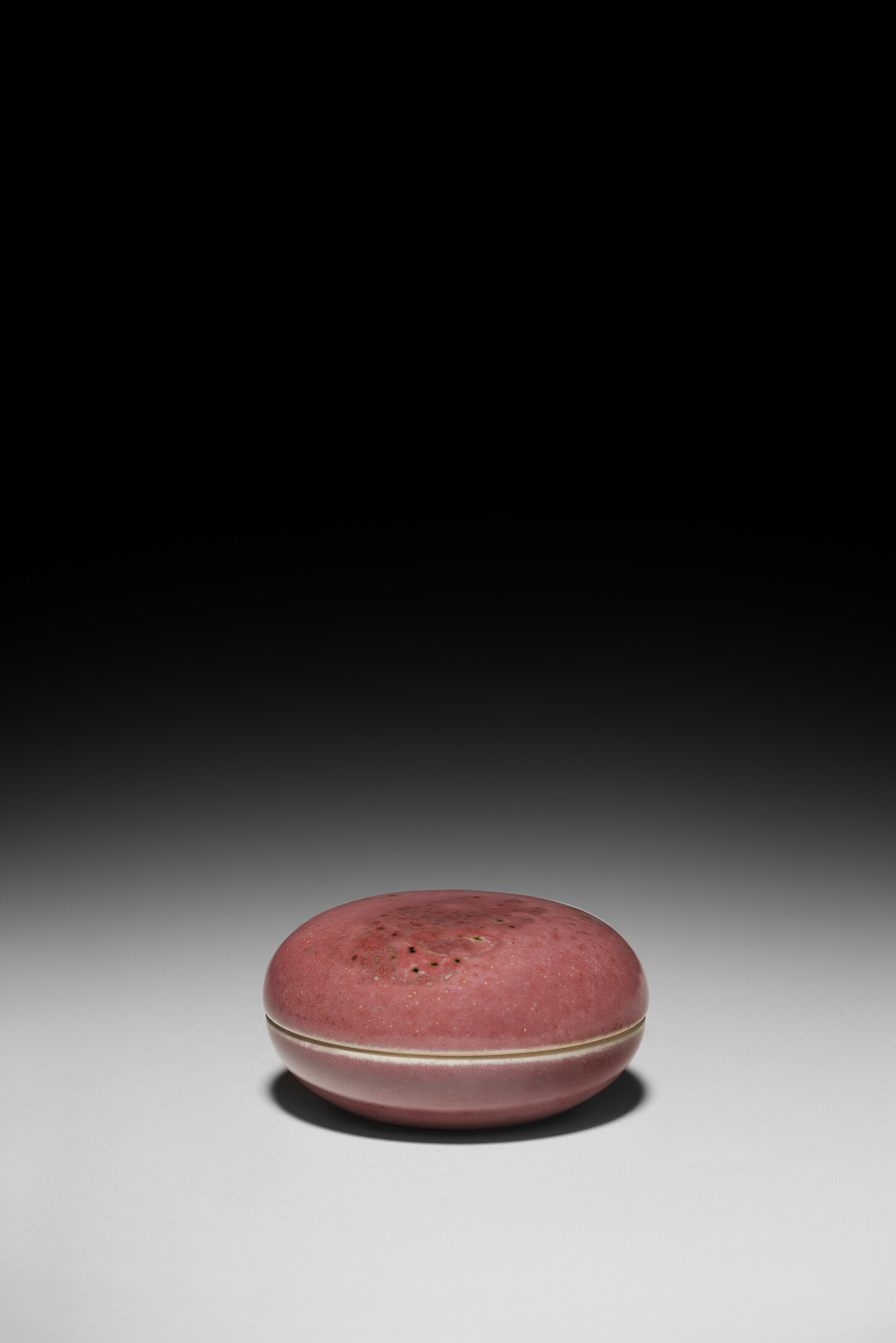 清康熙郎窑红釉观音瓶, KANGXI PERIOD (1662-1722) | Christie's