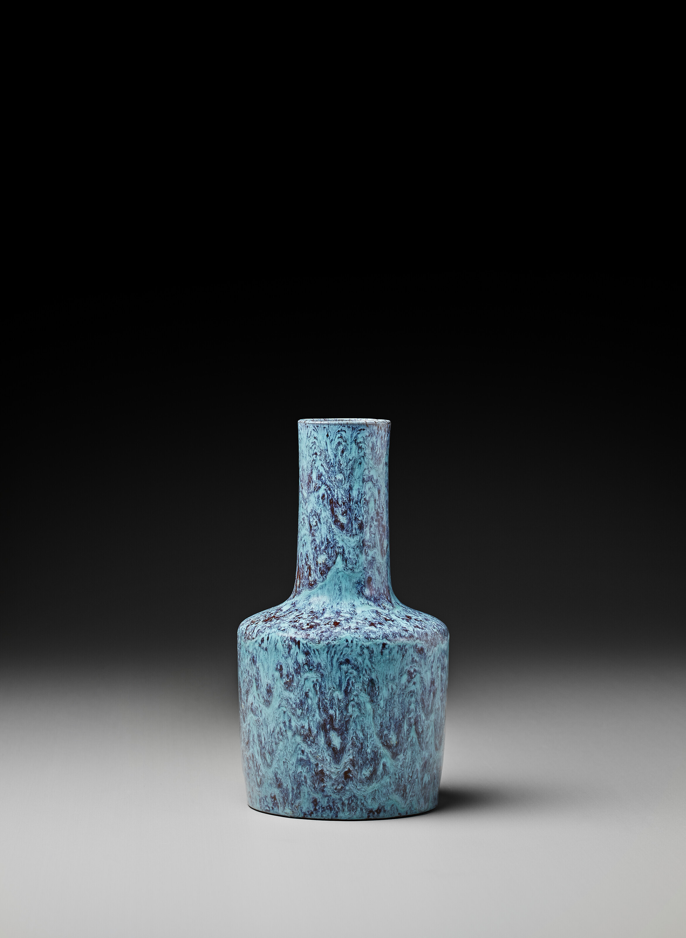 清康熙郎窑红釉观音瓶, KANGXI PERIOD (1662-1722) | Christie's