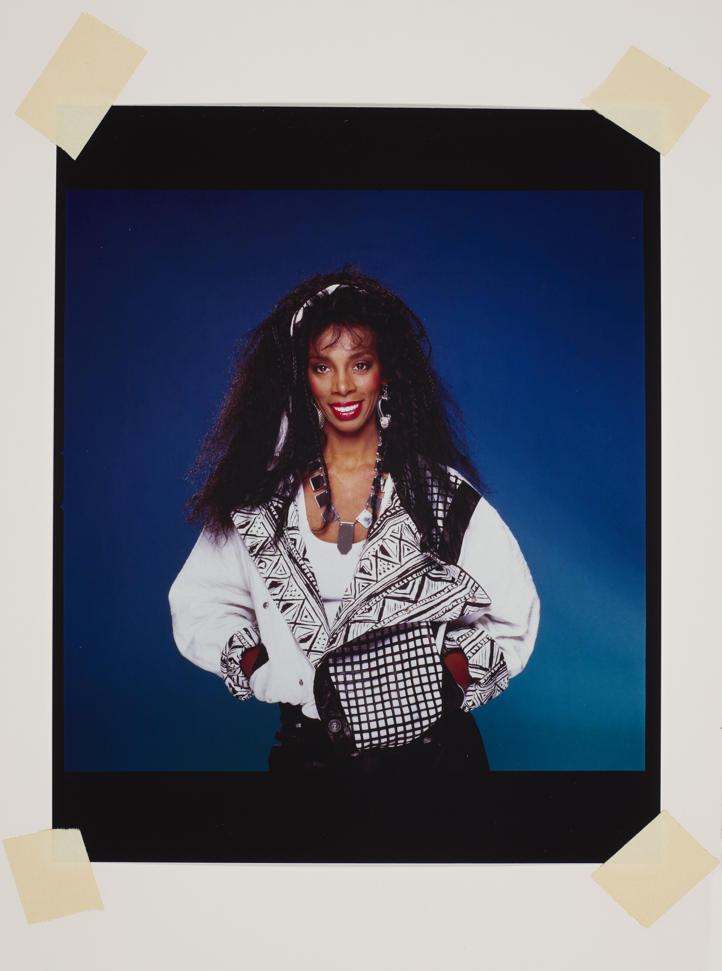 PHOTOGRAPH OF DONNA SUMMER FROM PHOTO SESSION FOR CATS WITHOUT 