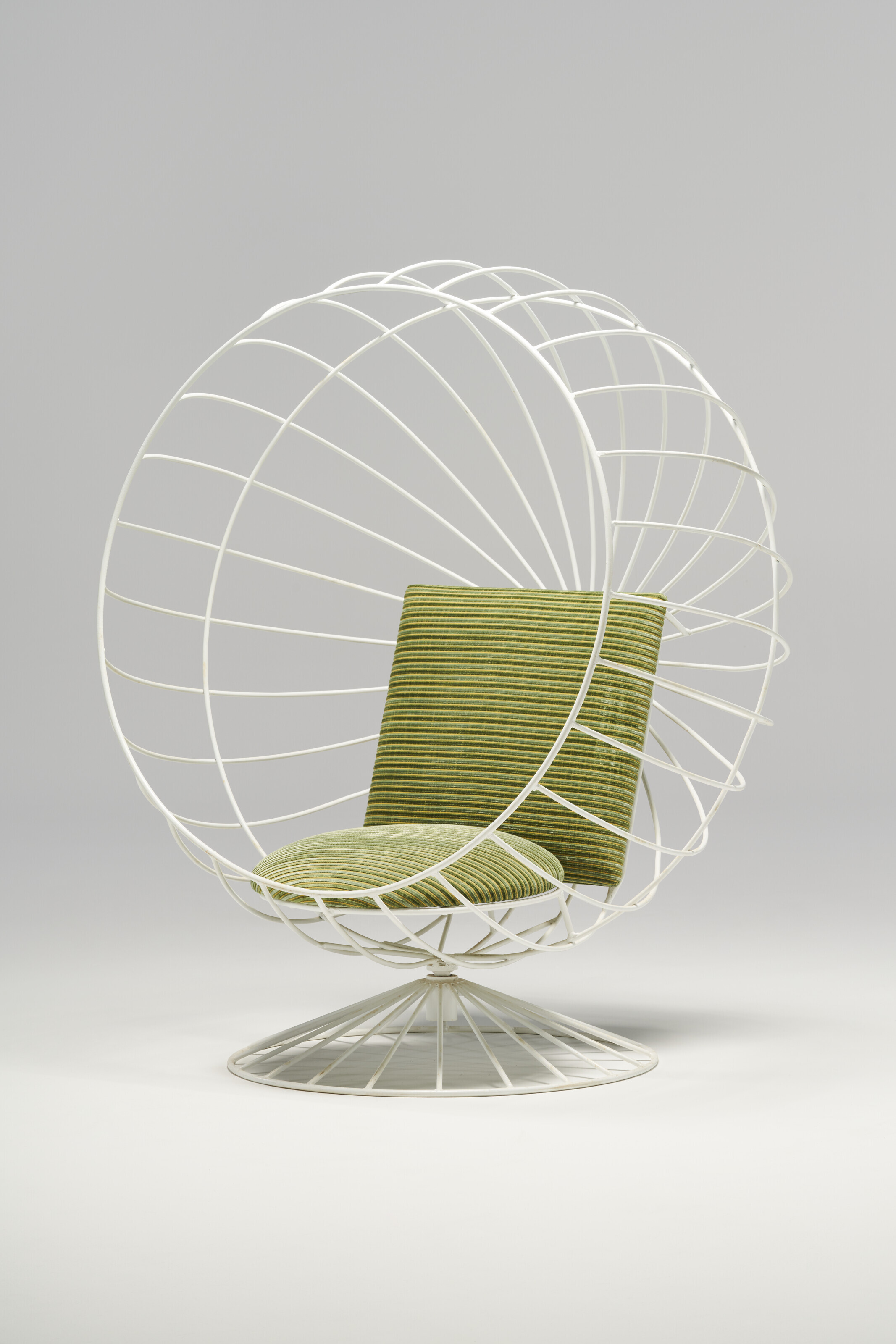 Catalog image of Metal Womb Chair Soleil, circa 1960