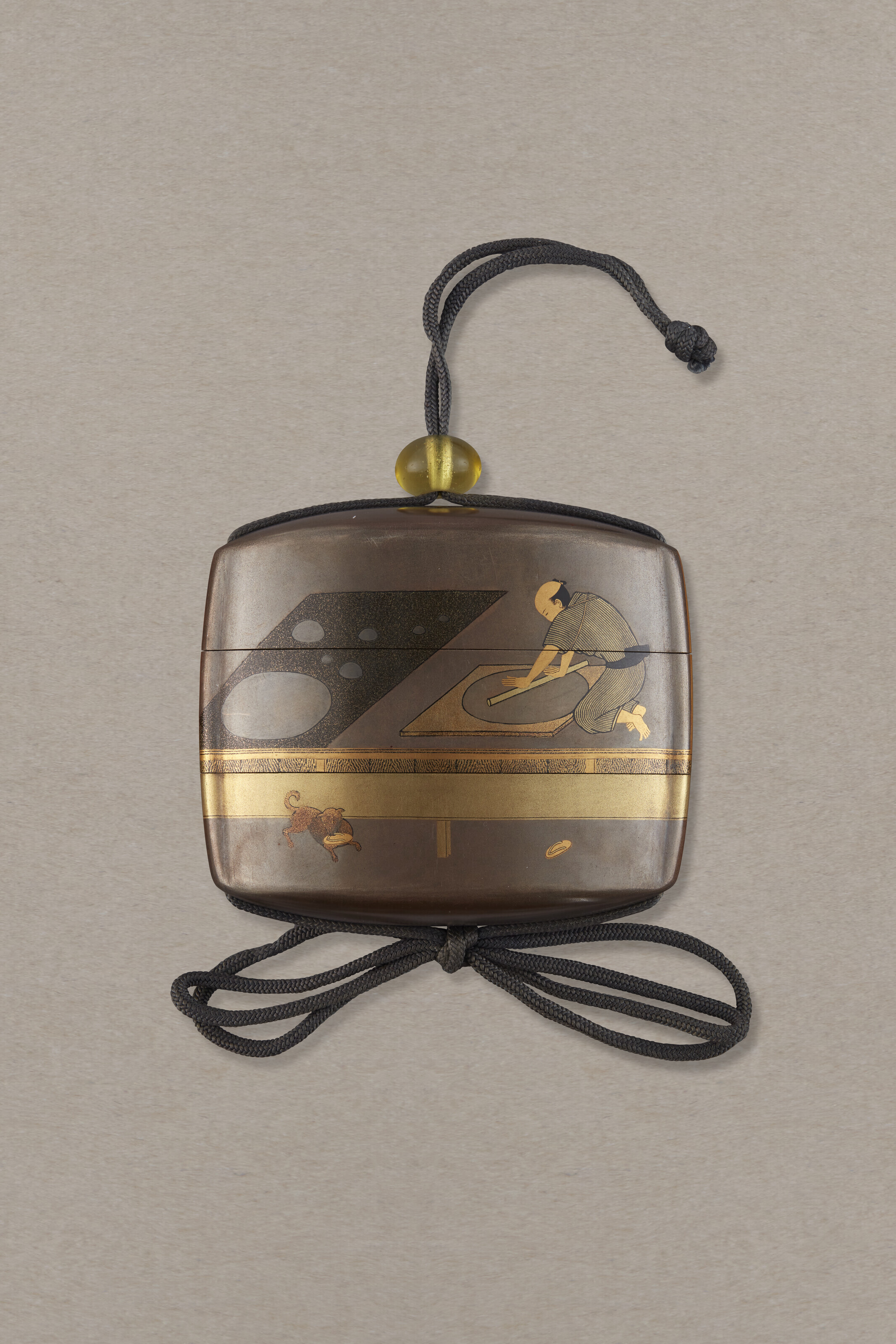 A THREE-CASE LACQUER INRO AND NETSUKE, EDO PERIOD (19TH