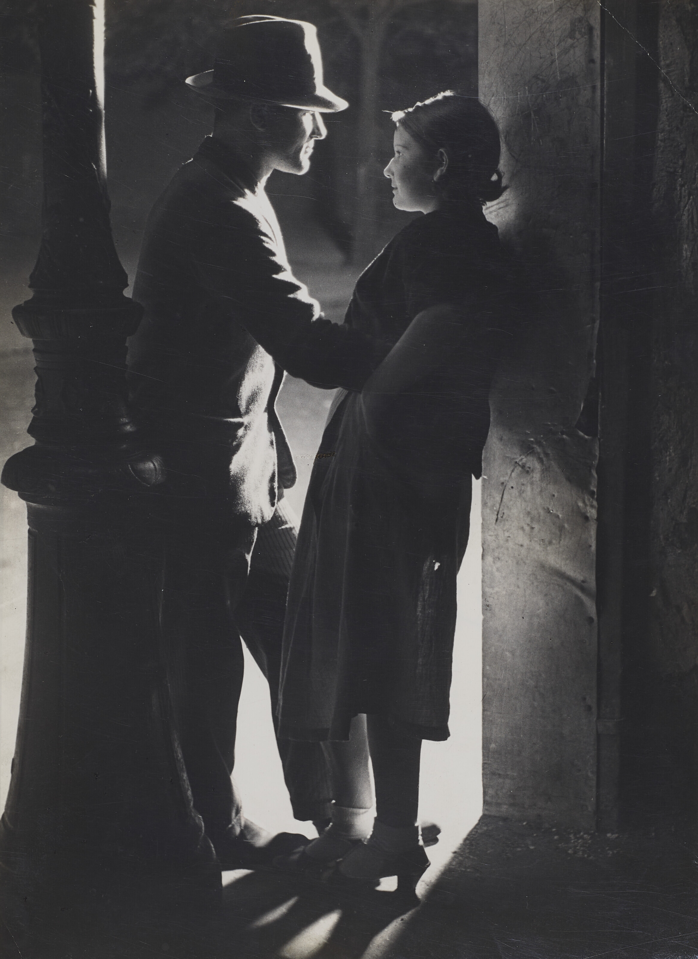 Catalog image of Lovers, rue Croulebarbe, near Place d'Italie, c. 1932