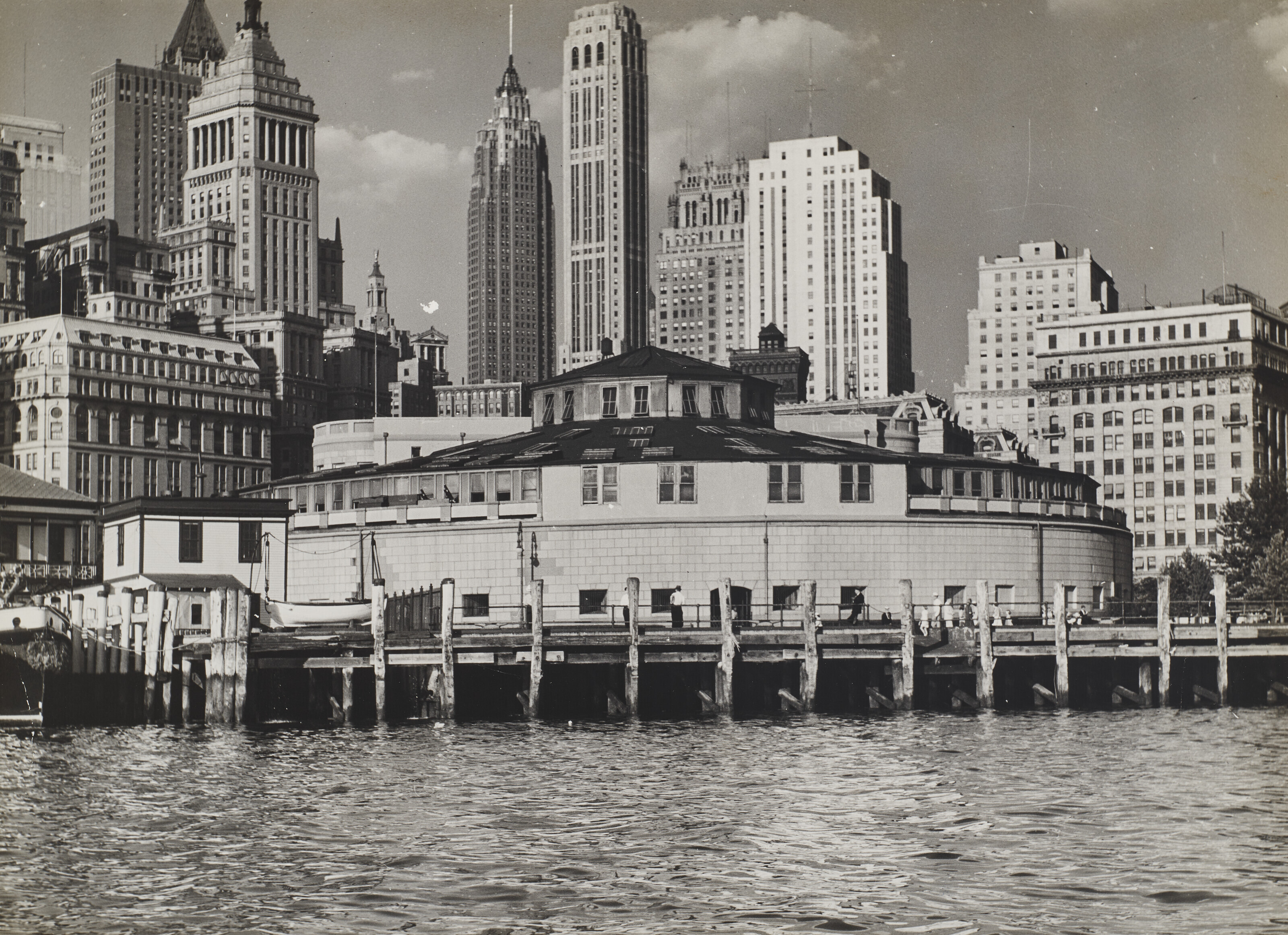 Catalog image of Exterior view of the Aquarium in Battery Park, NYC, 1939